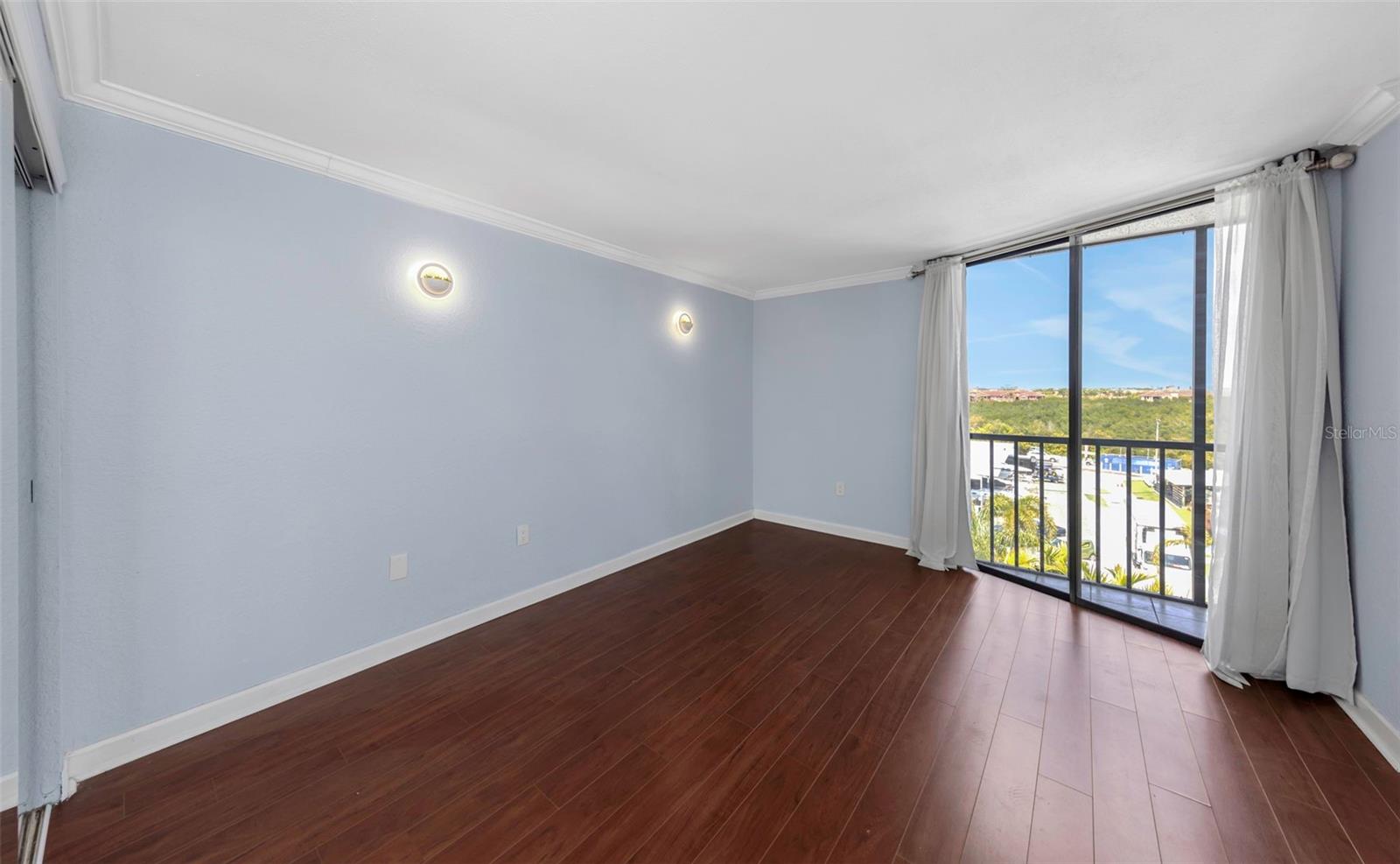 Image 21 of 57 For 1000 Cove Cay Drive 5d