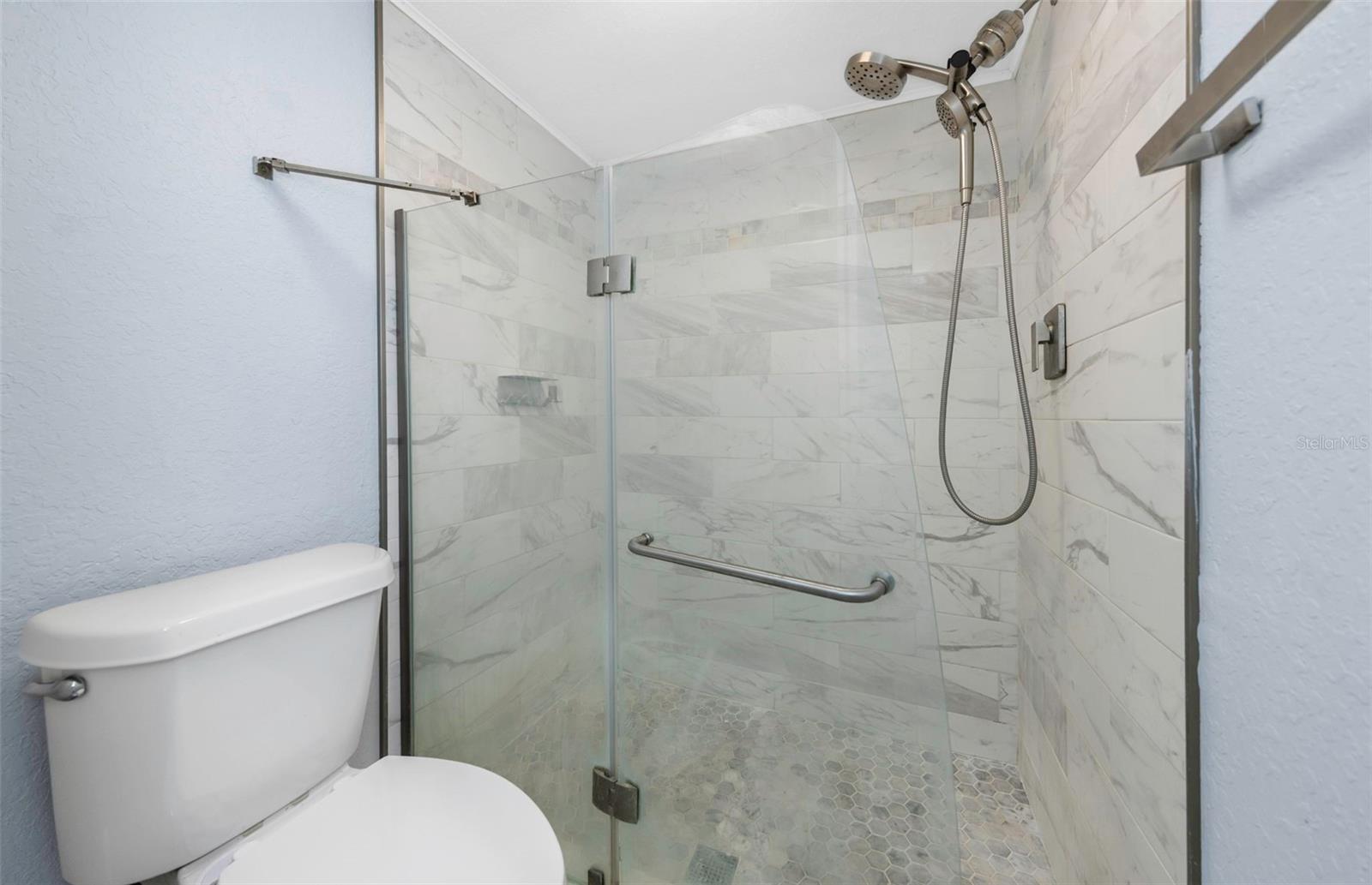 Image 25 of 57 For 1000 Cove Cay Drive 5d