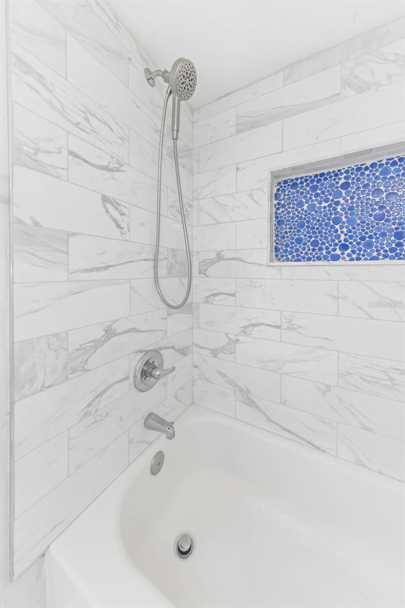 Image 35 of 57 For 1000 Cove Cay Drive 5d