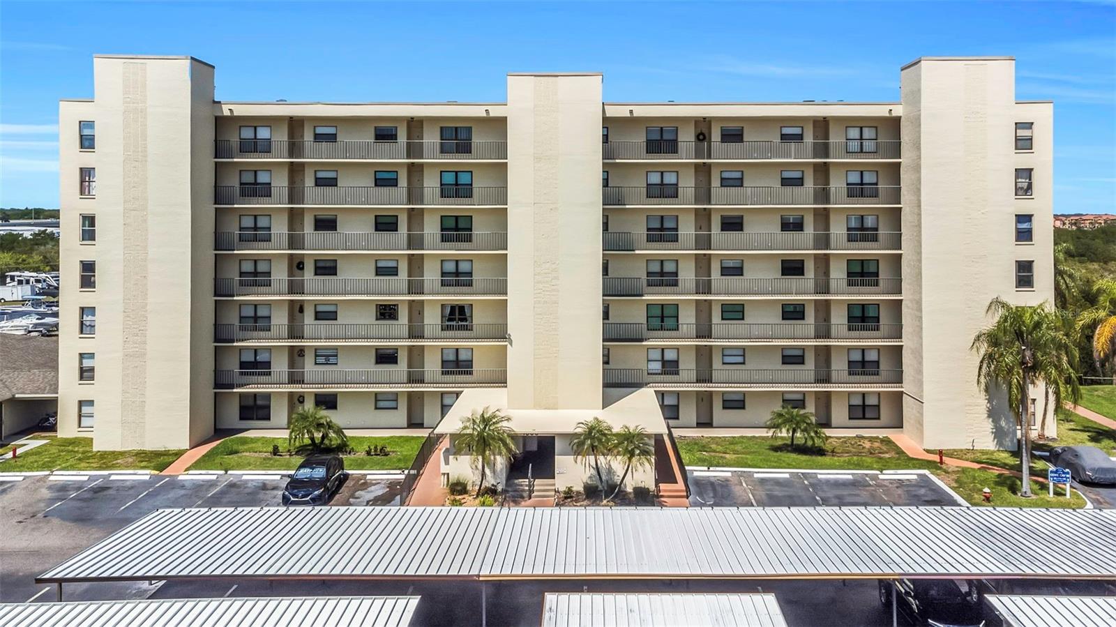 Image 44 of 57 For 1000 Cove Cay Drive 5d