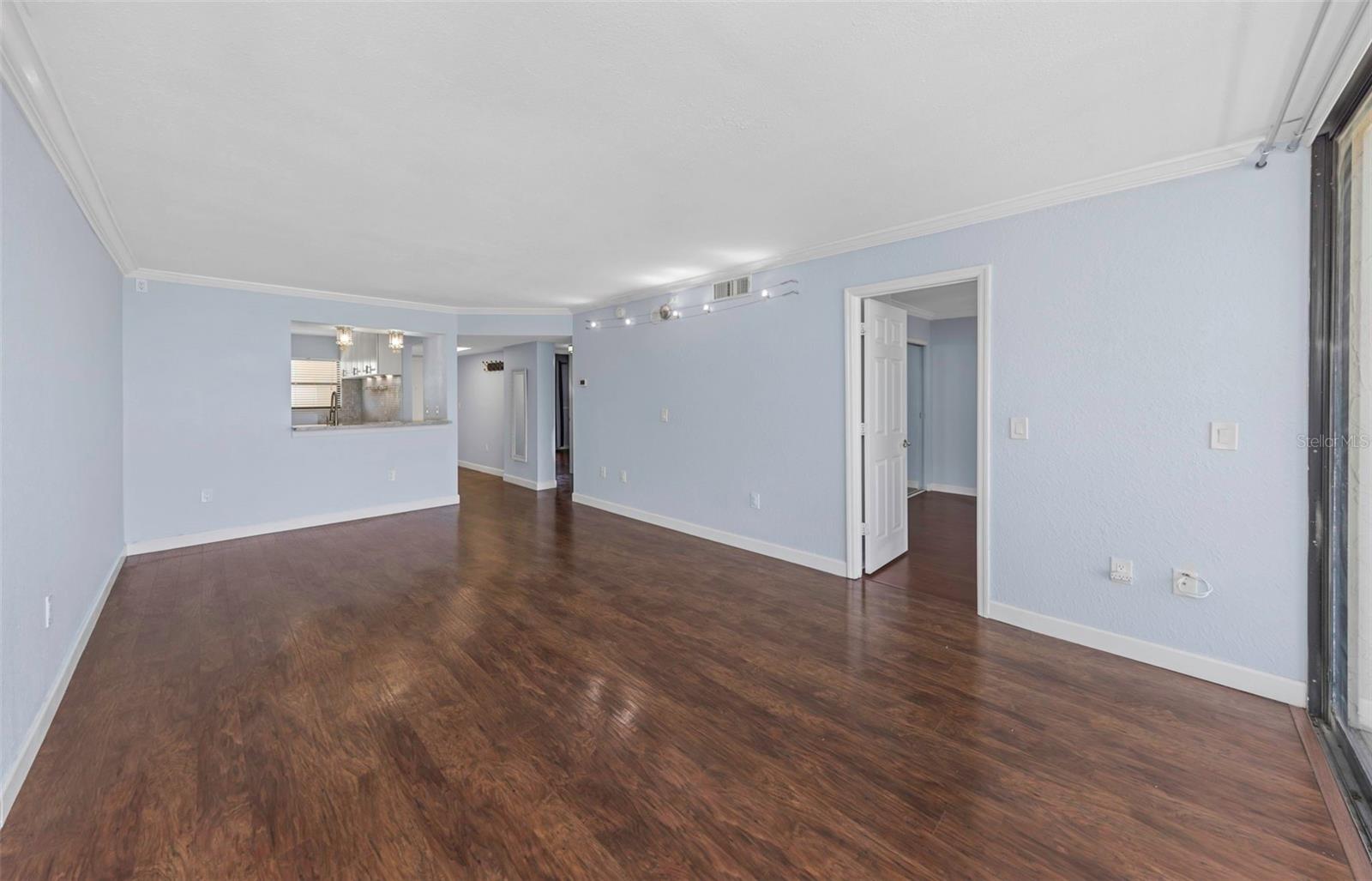 Image 7 of 57 For 1000 Cove Cay Drive 5d