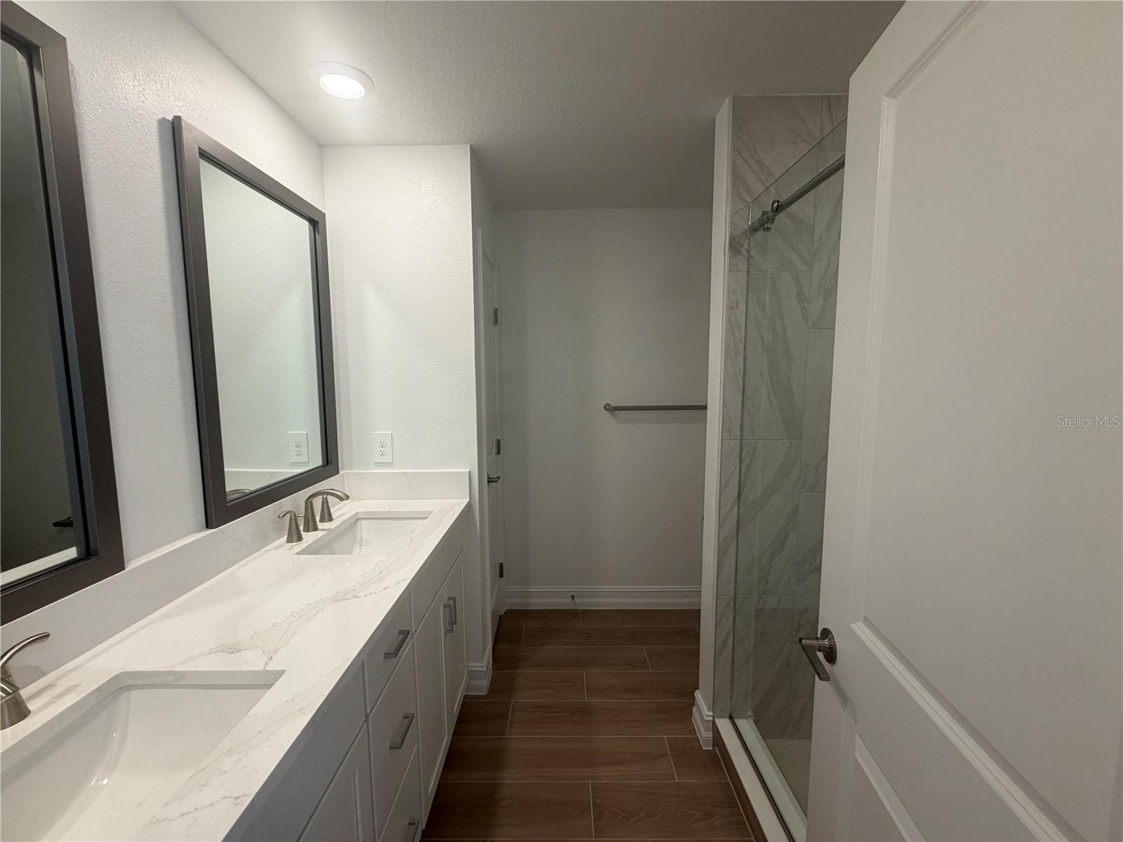 Image 19 of 27 For 1427 Chestnut Street