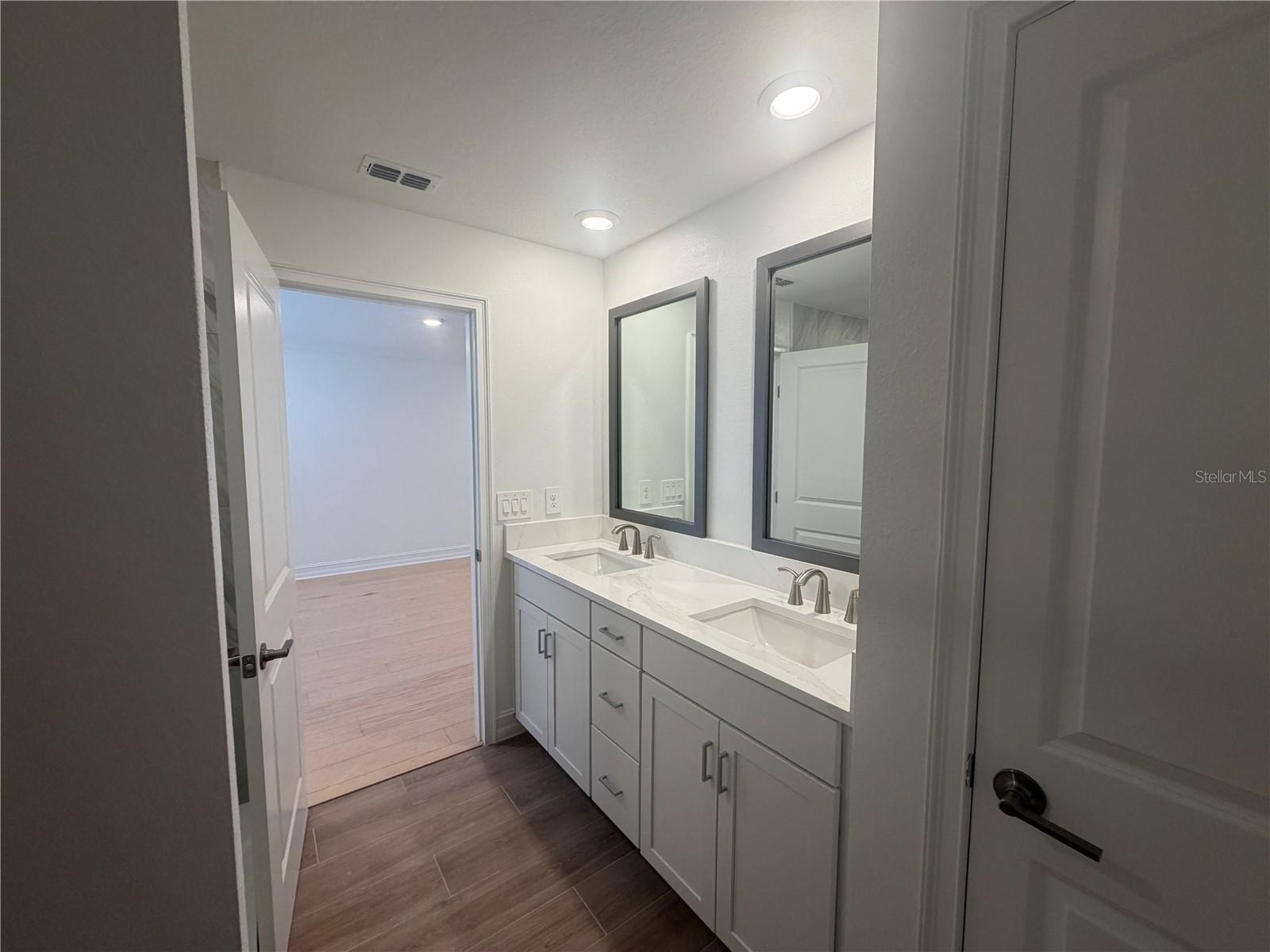 Image 20 of 27 For 1427 Chestnut Street