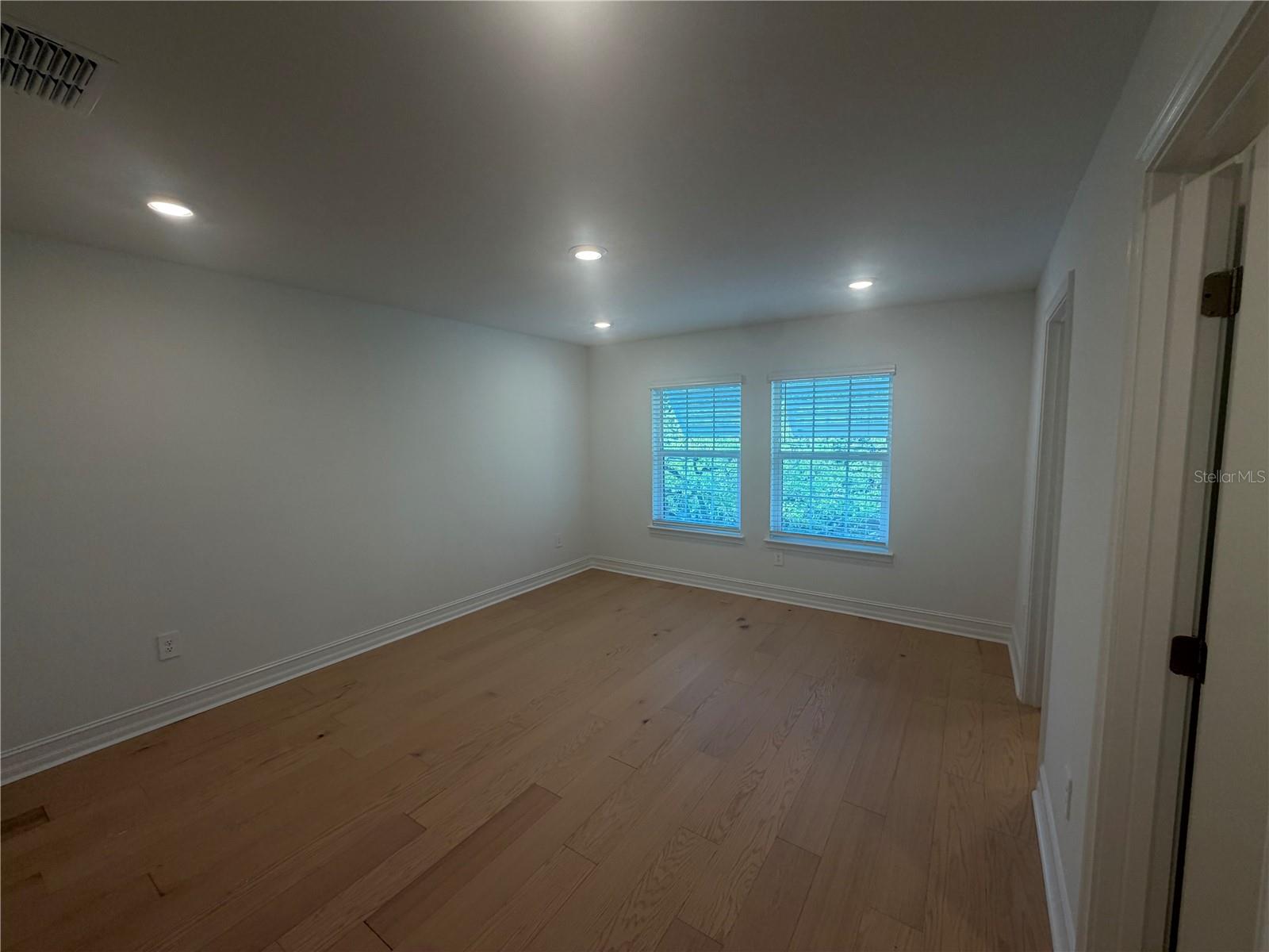 Image 23 of 27 For 1427 Chestnut Street