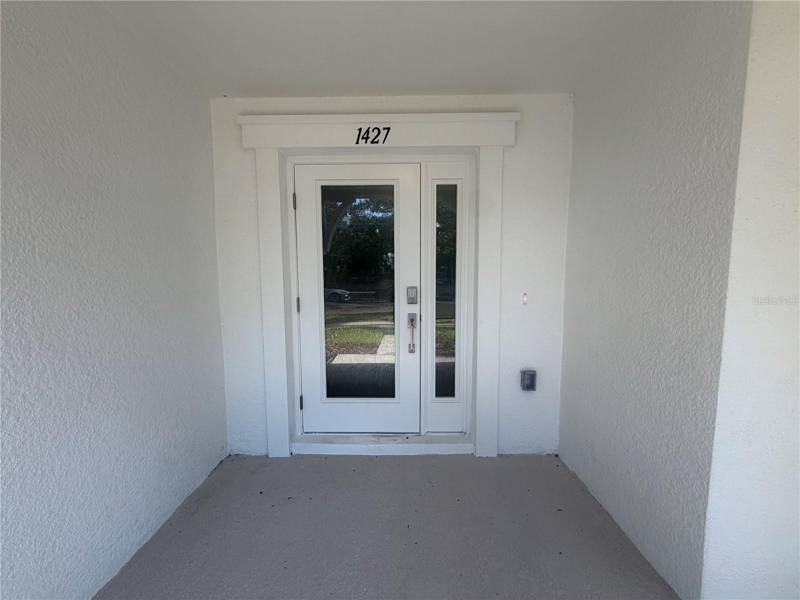 Image 3 of 27 For 1427 Chestnut Street