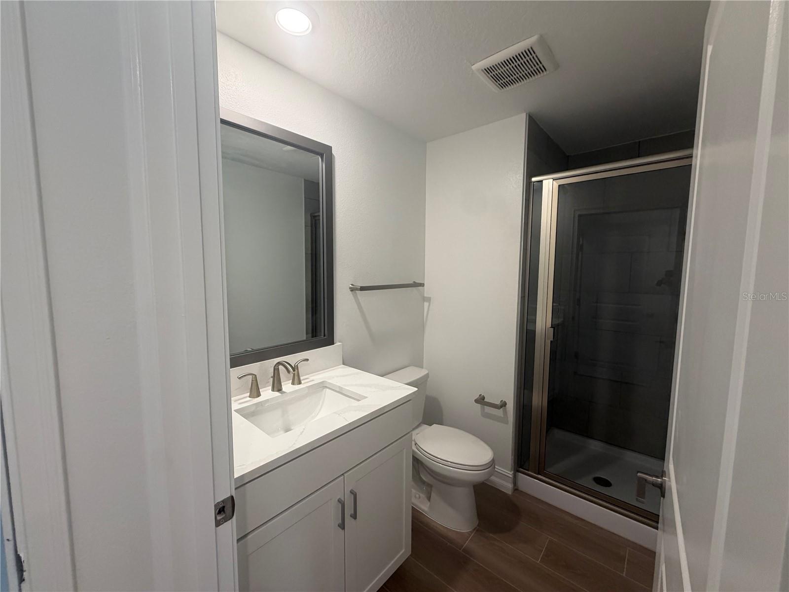 Image 7 of 27 For 1427 Chestnut Street