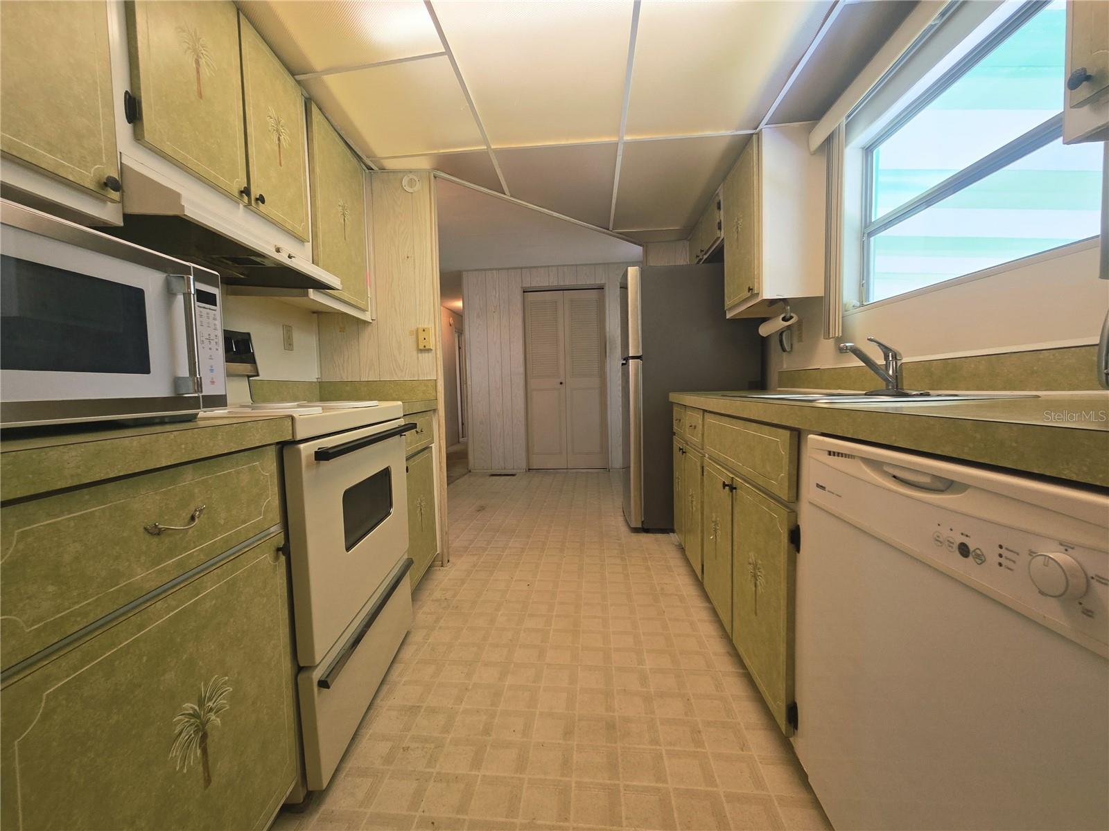 Image 18 of 88 For 39820 Us Highway 19 N 182