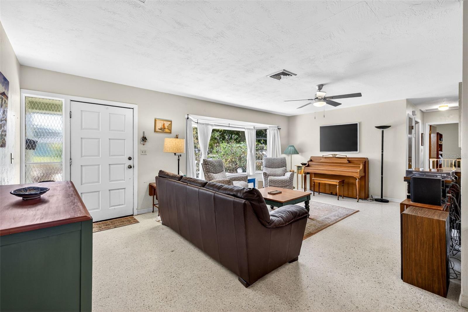 Image 10 of 74 For 6019 8th Avenue N