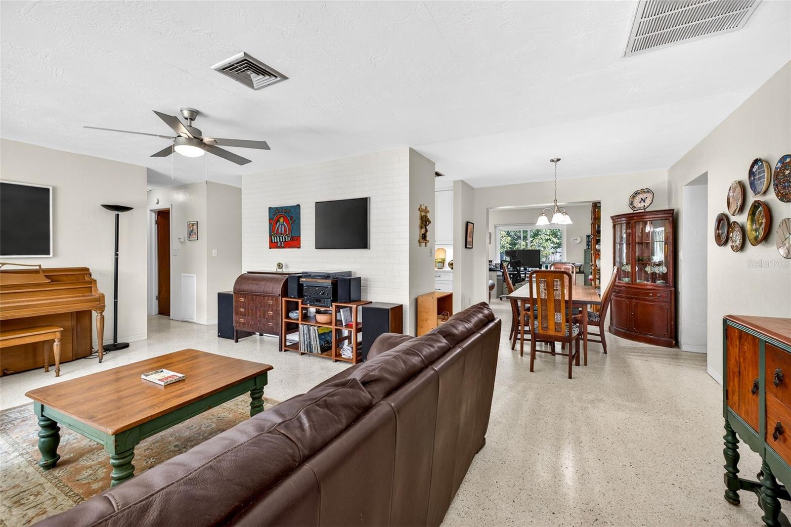 Image 14 of 74 For 6019 8th Avenue N