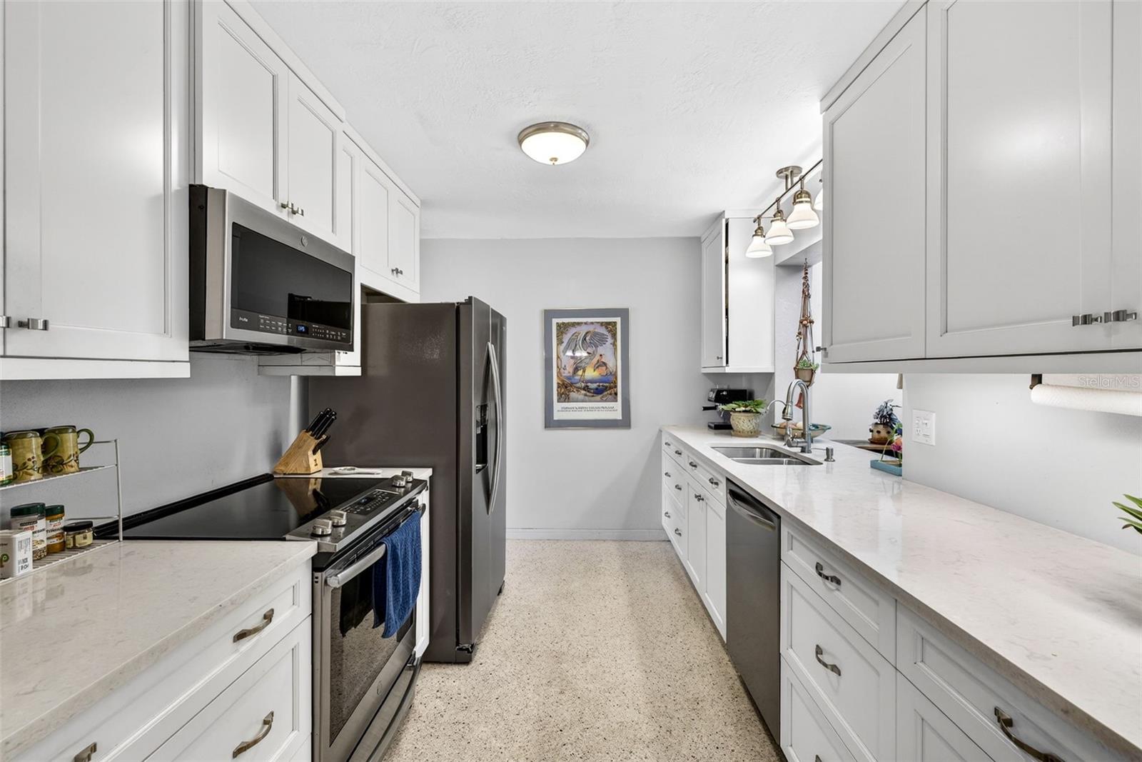 Image 17 of 74 For 6019 8th Avenue N