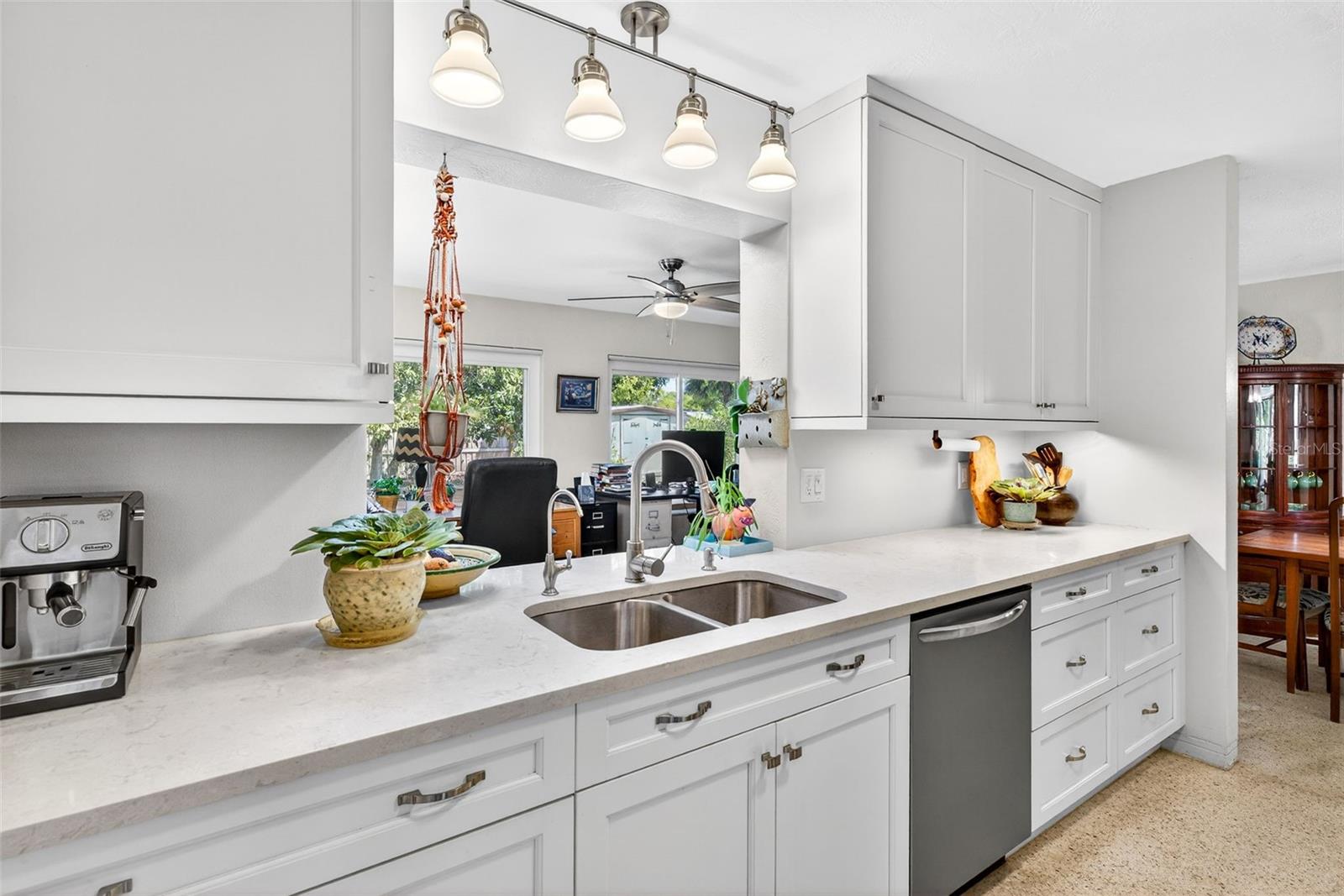 Image 19 of 74 For 6019 8th Avenue N