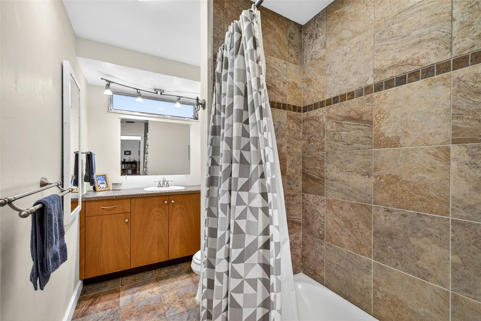 Image 37 of 74 For 6019 8th Avenue N