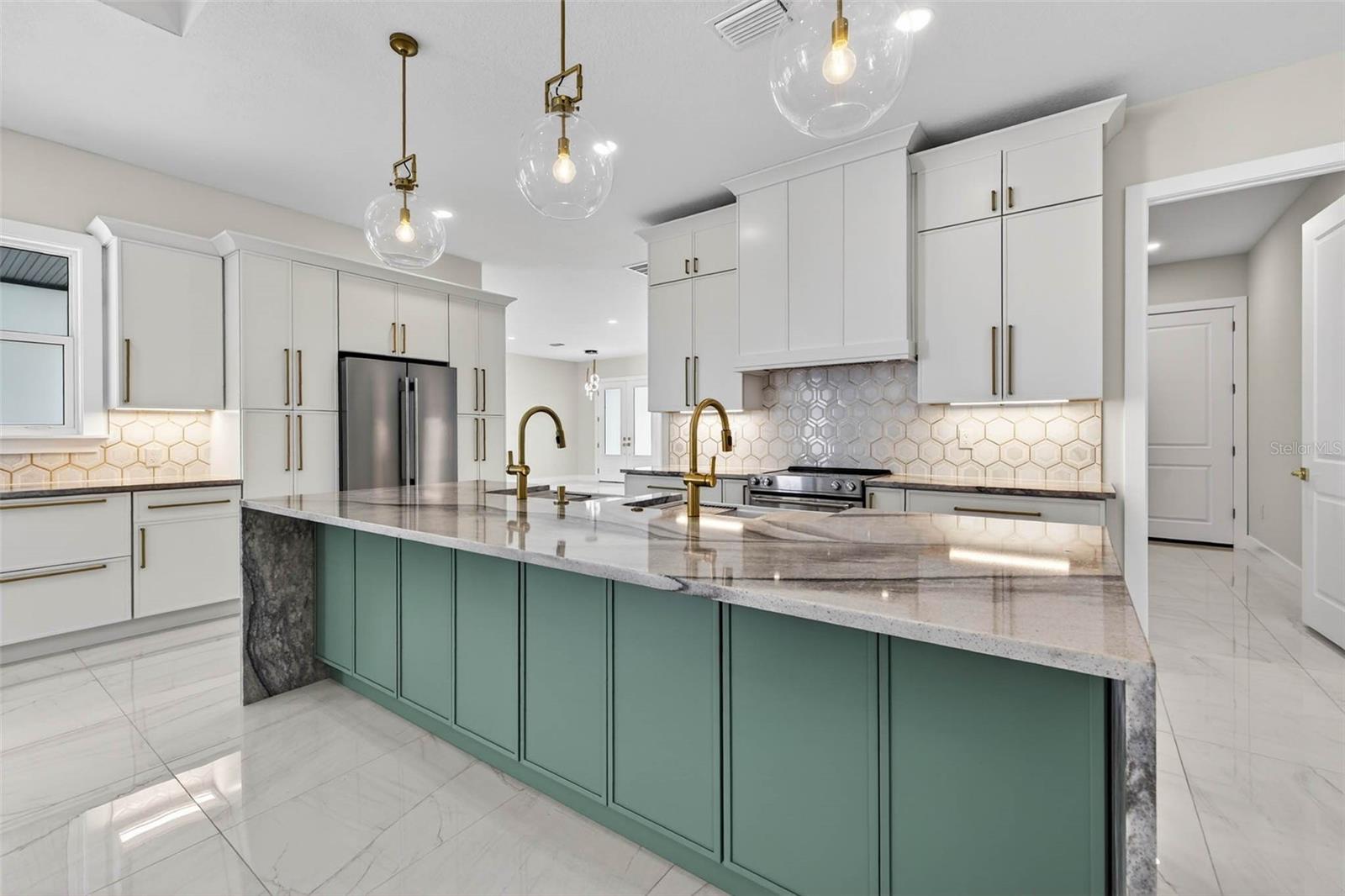 Image 16 of 72 For 14447 Mark Drive