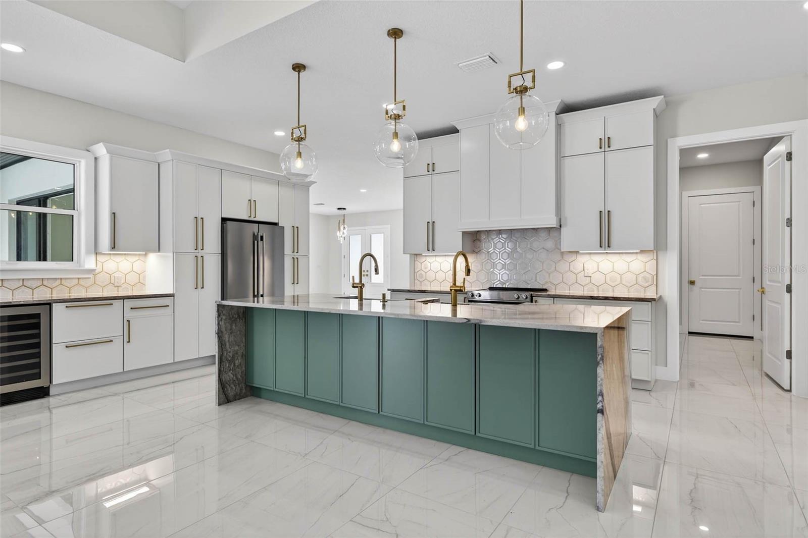 Image 17 of 72 For 14447 Mark Drive