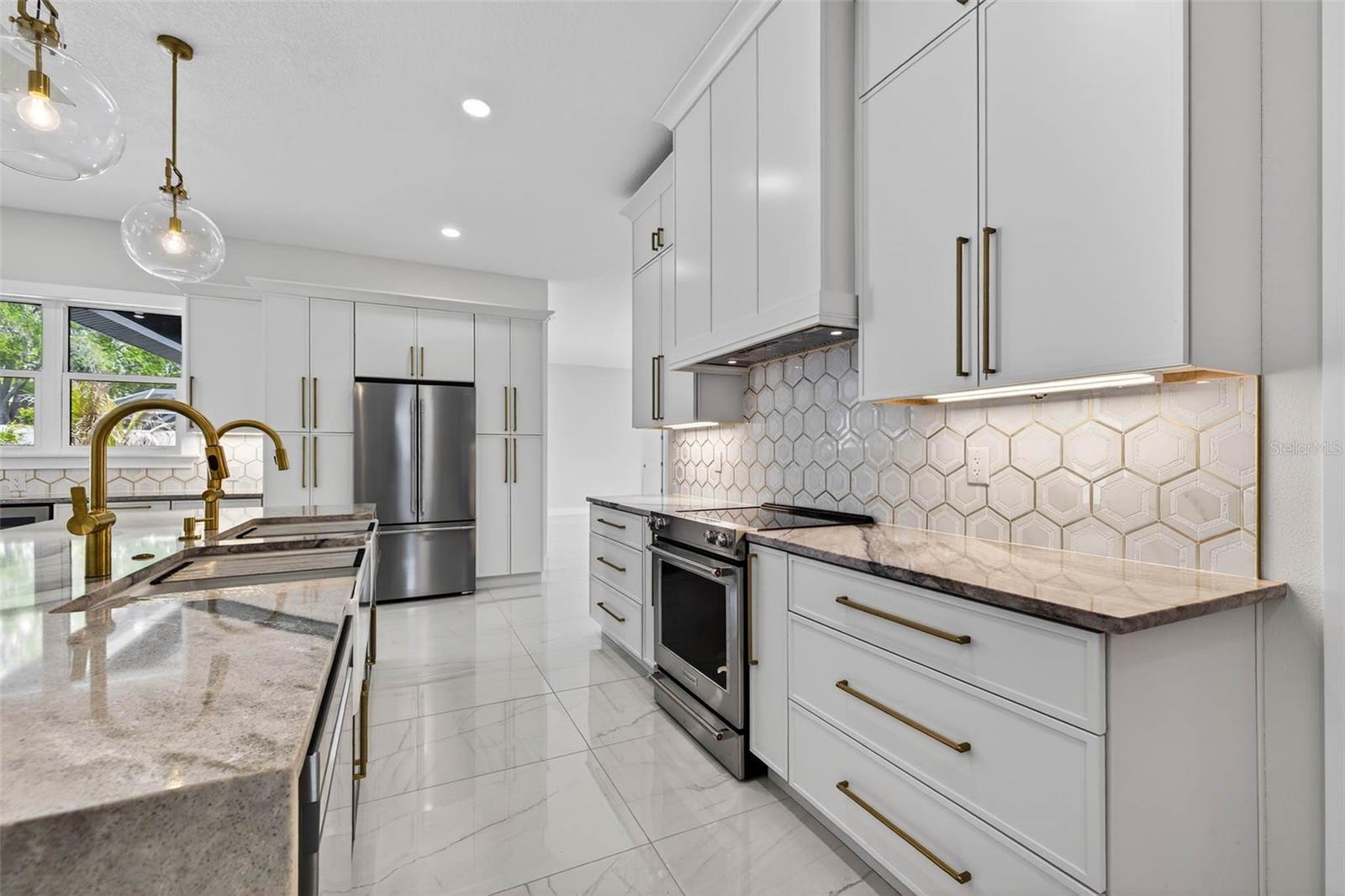 Image 22 of 72 For 14447 Mark Drive