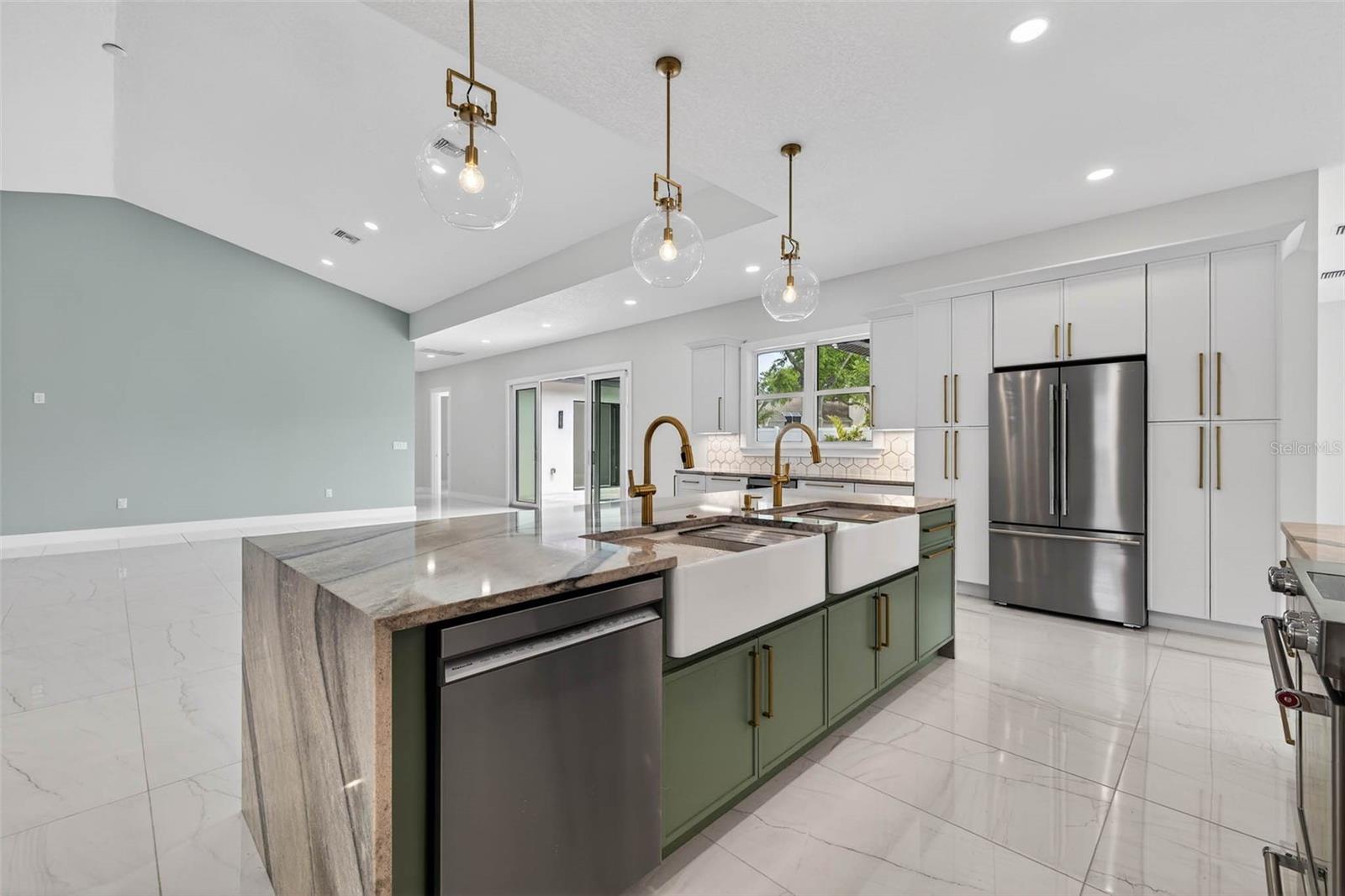 Image 25 of 72 For 14447 Mark Drive