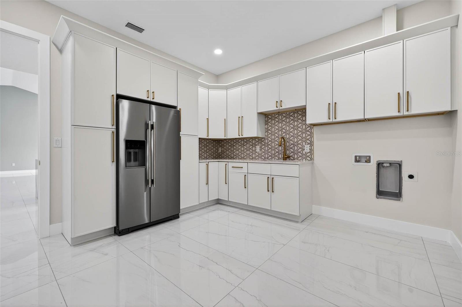 Image 27 of 72 For 14447 Mark Drive