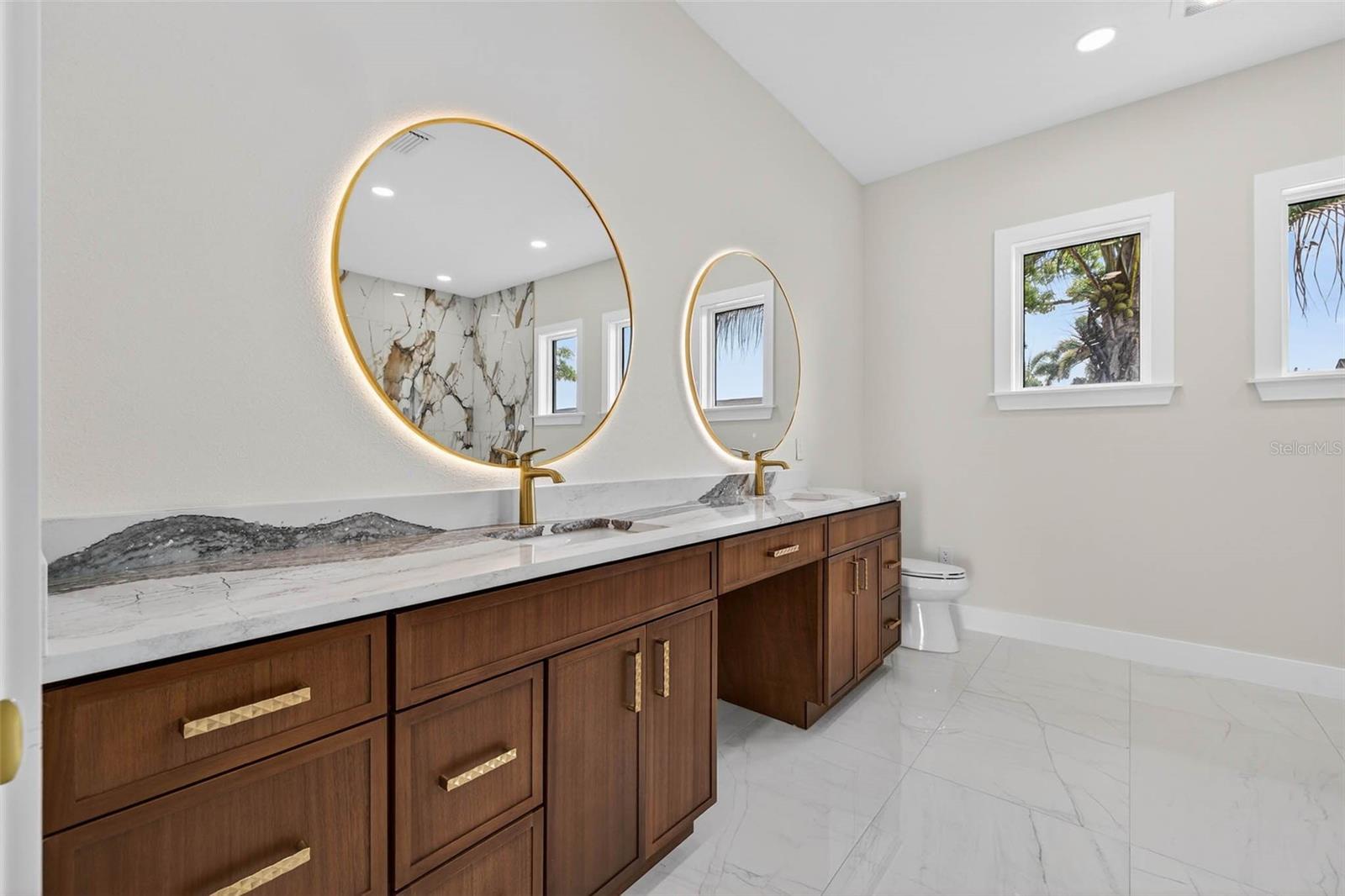 Image 33 of 72 For 14447 Mark Drive