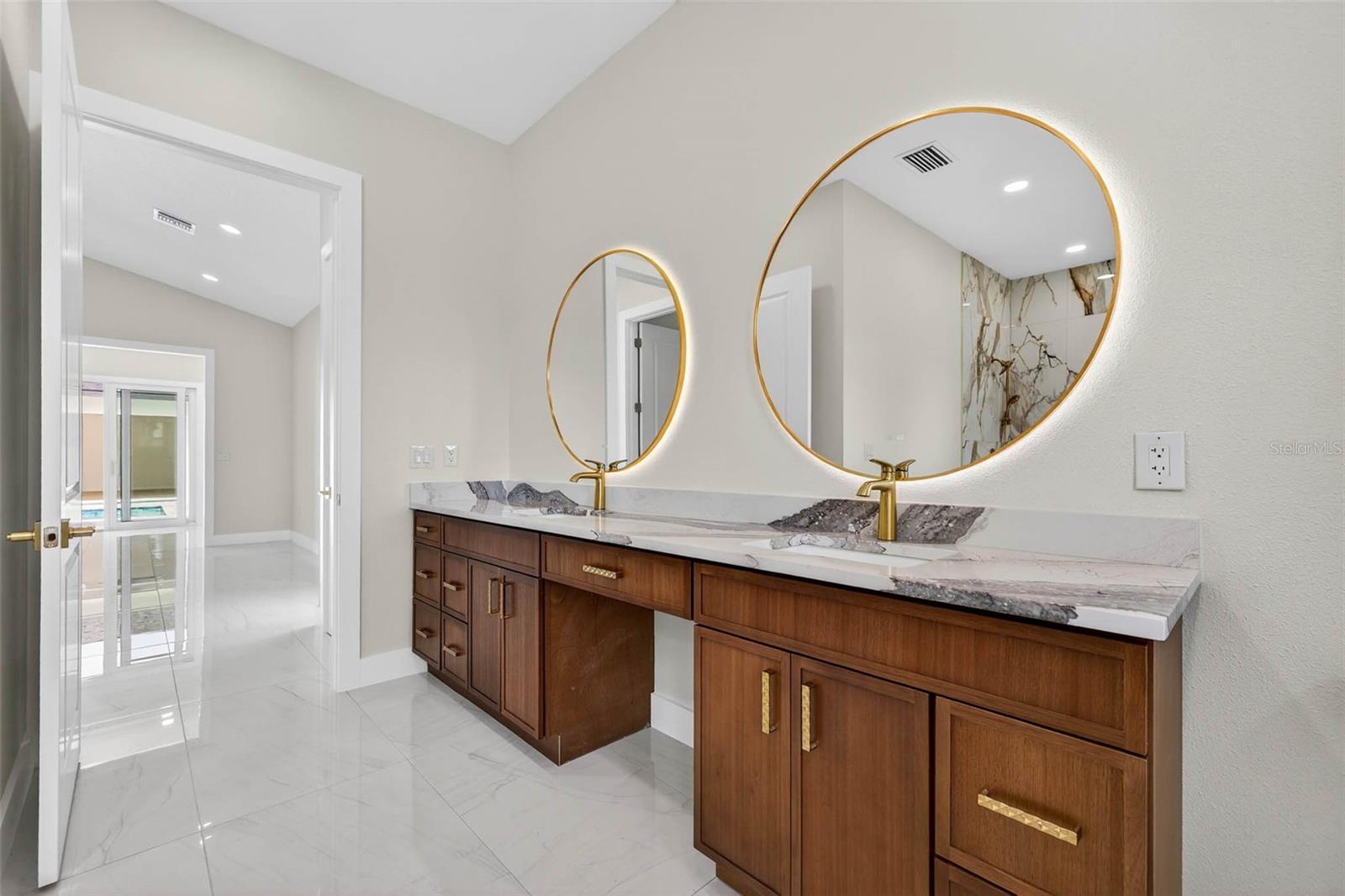 Image 34 of 72 For 14447 Mark Drive