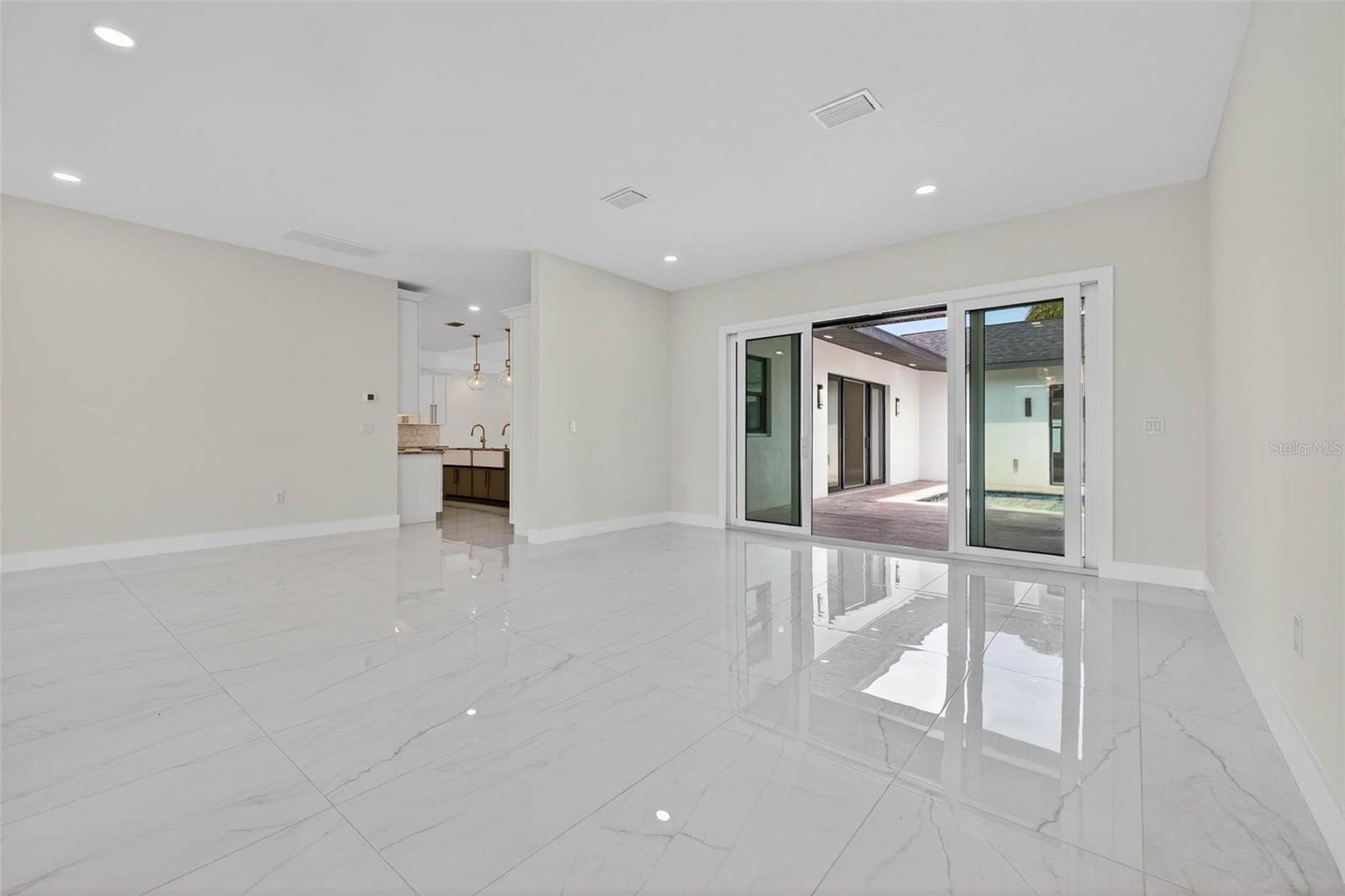 Image 6 of 72 For 14447 Mark Drive