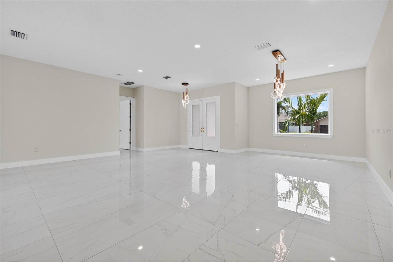 Image 7 of 72 For 14447 Mark Drive