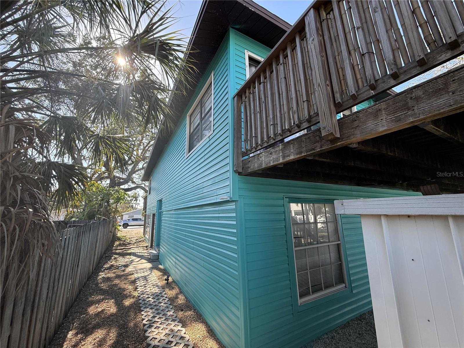 Image 33 of 57 For 725 1st Street