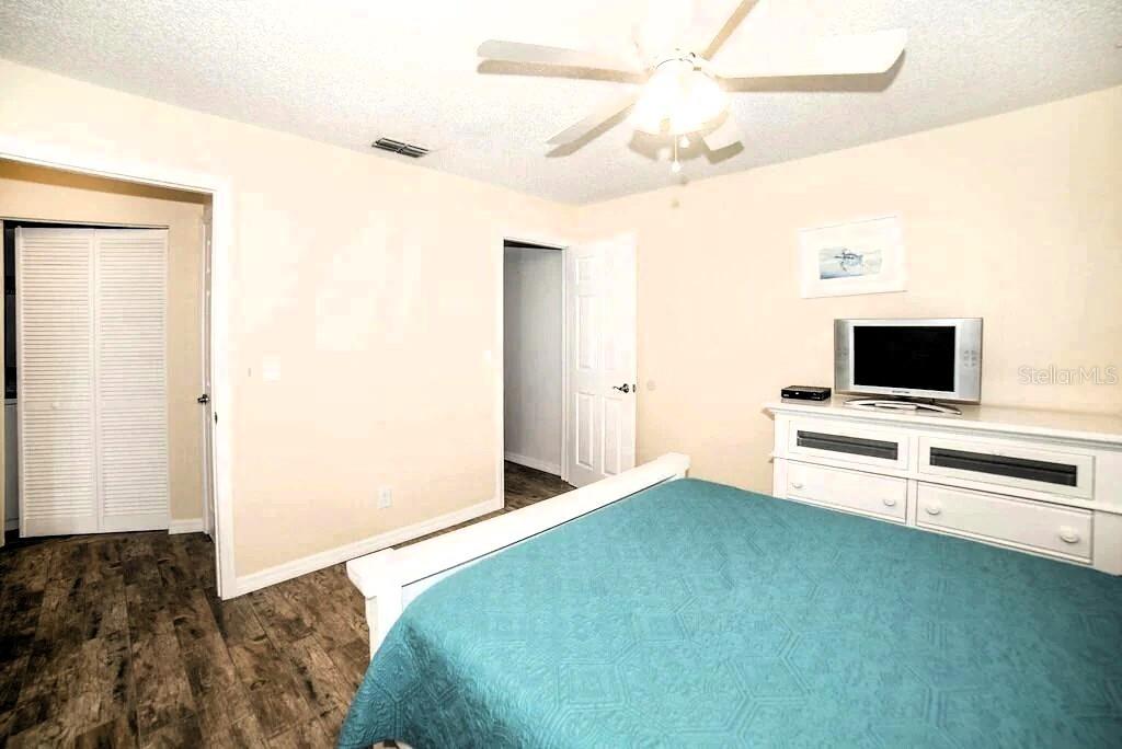 Image 41 of 57 For 725 1st Street