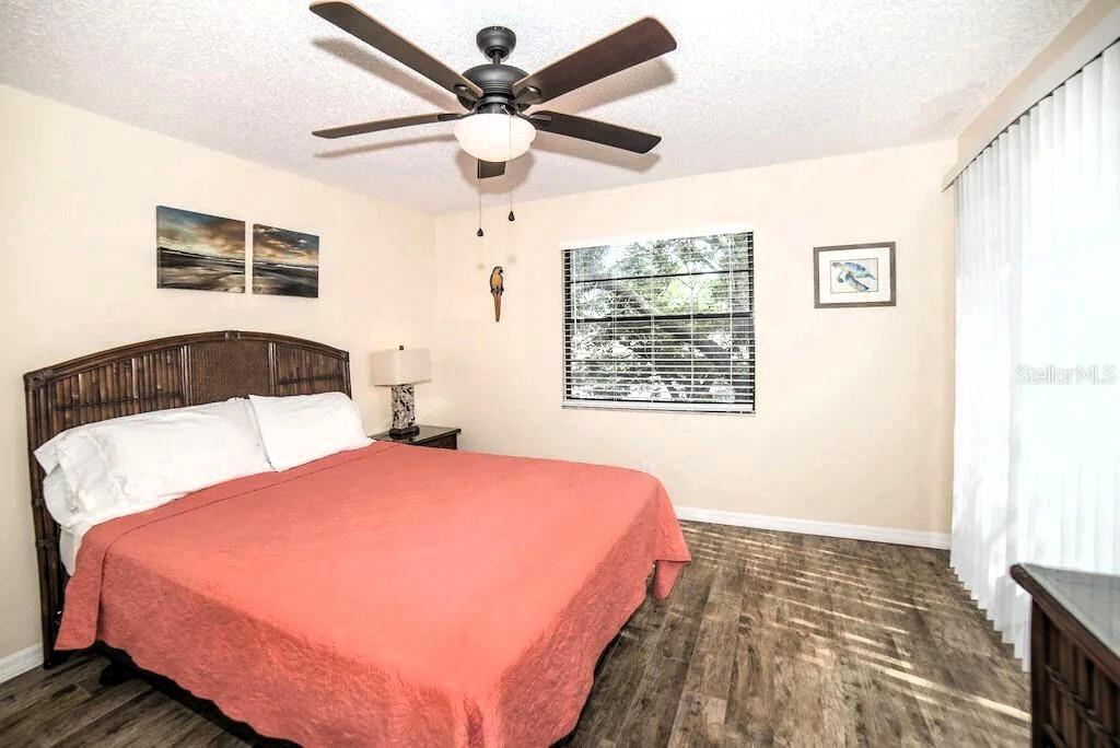 Image 43 of 57 For 725 1st Street