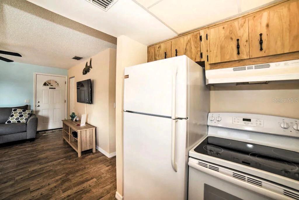 Image 51 of 57 For 725 1st Street