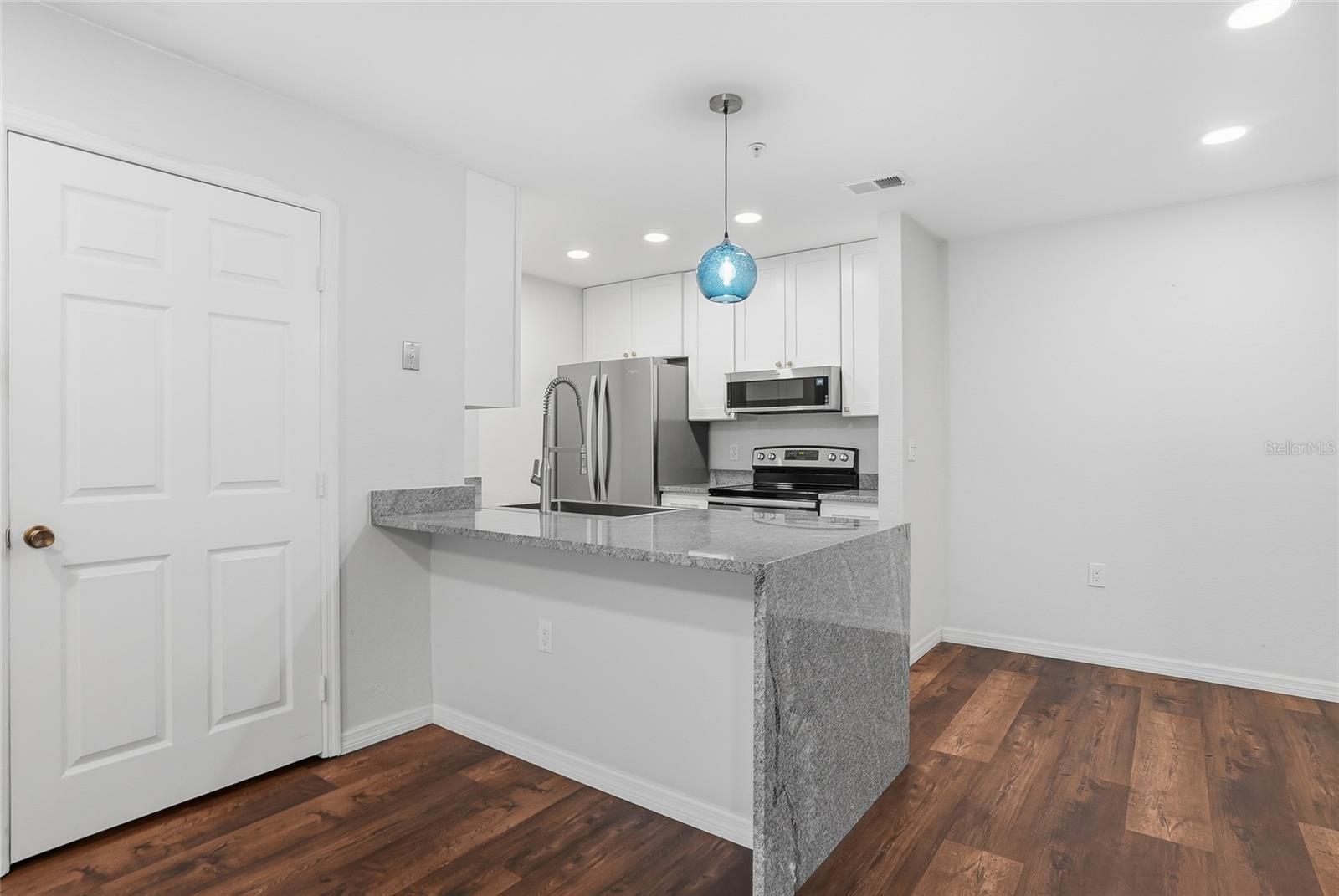 Image 11 of 48 For 8809 Manor Loop 106