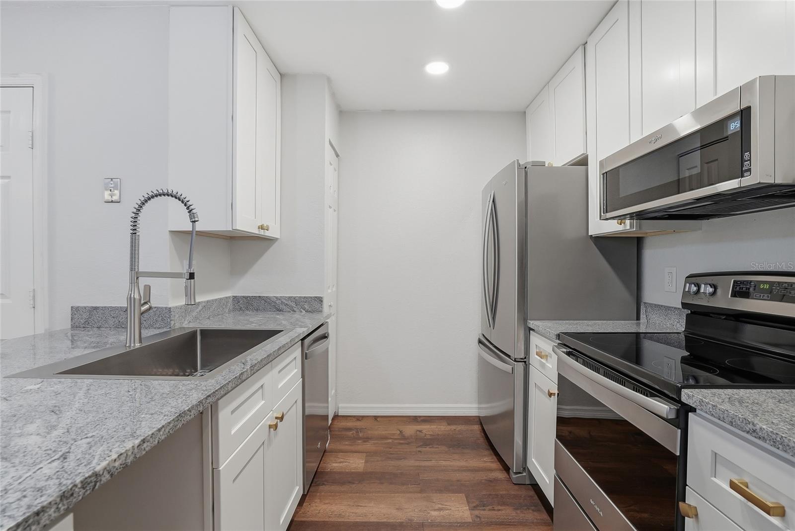 Image 13 of 48 For 8809 Manor Loop 106