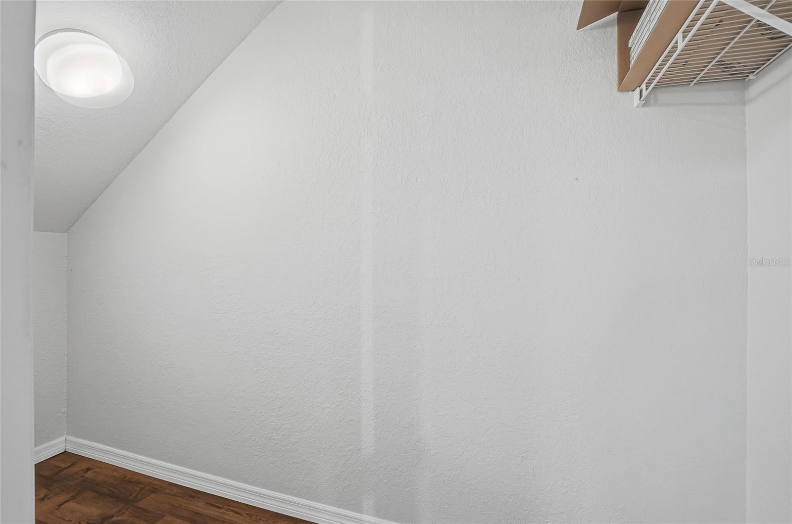 Image 17 of 48 For 8809 Manor Loop 106