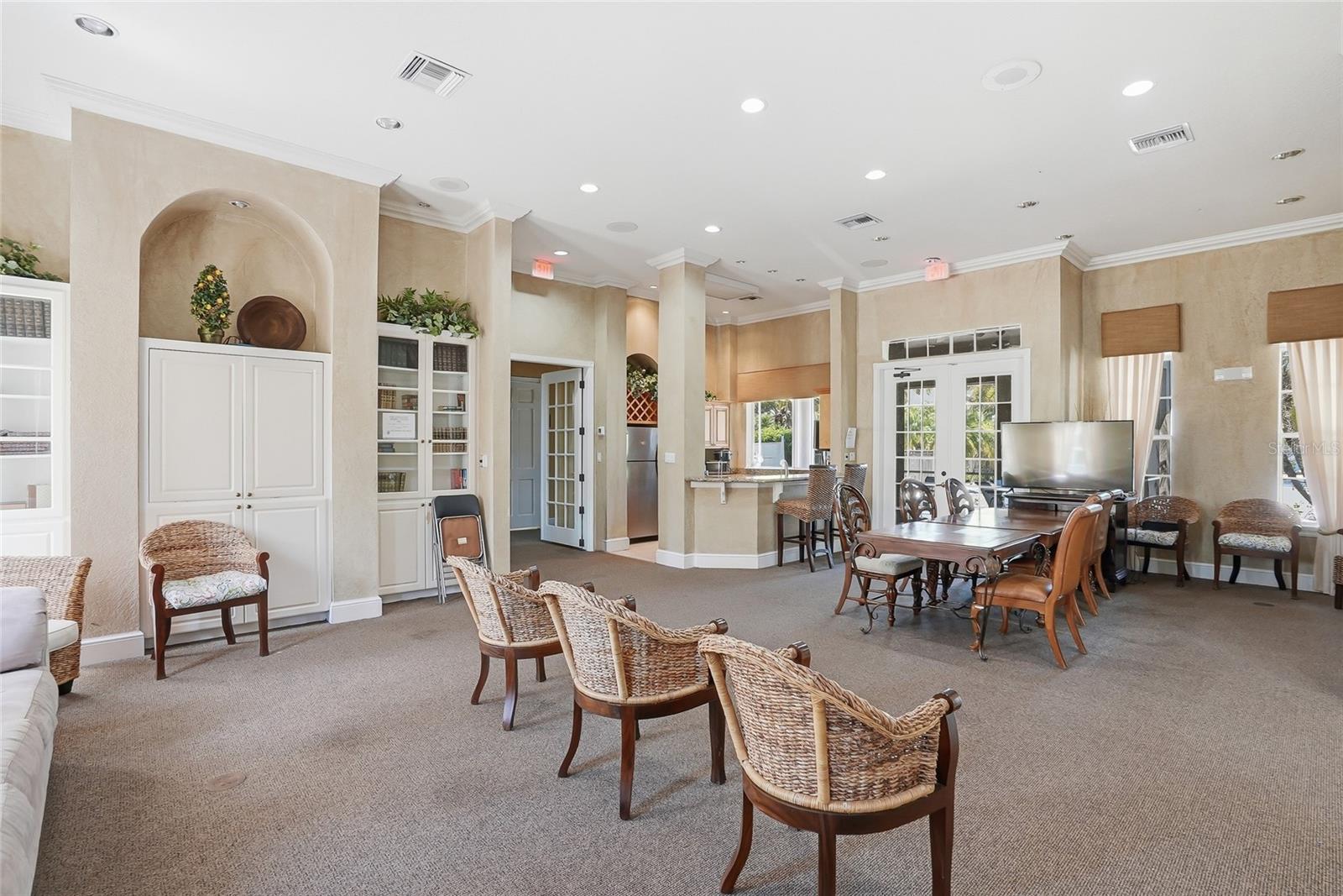 Image 34 of 48 For 8809 Manor Loop 106