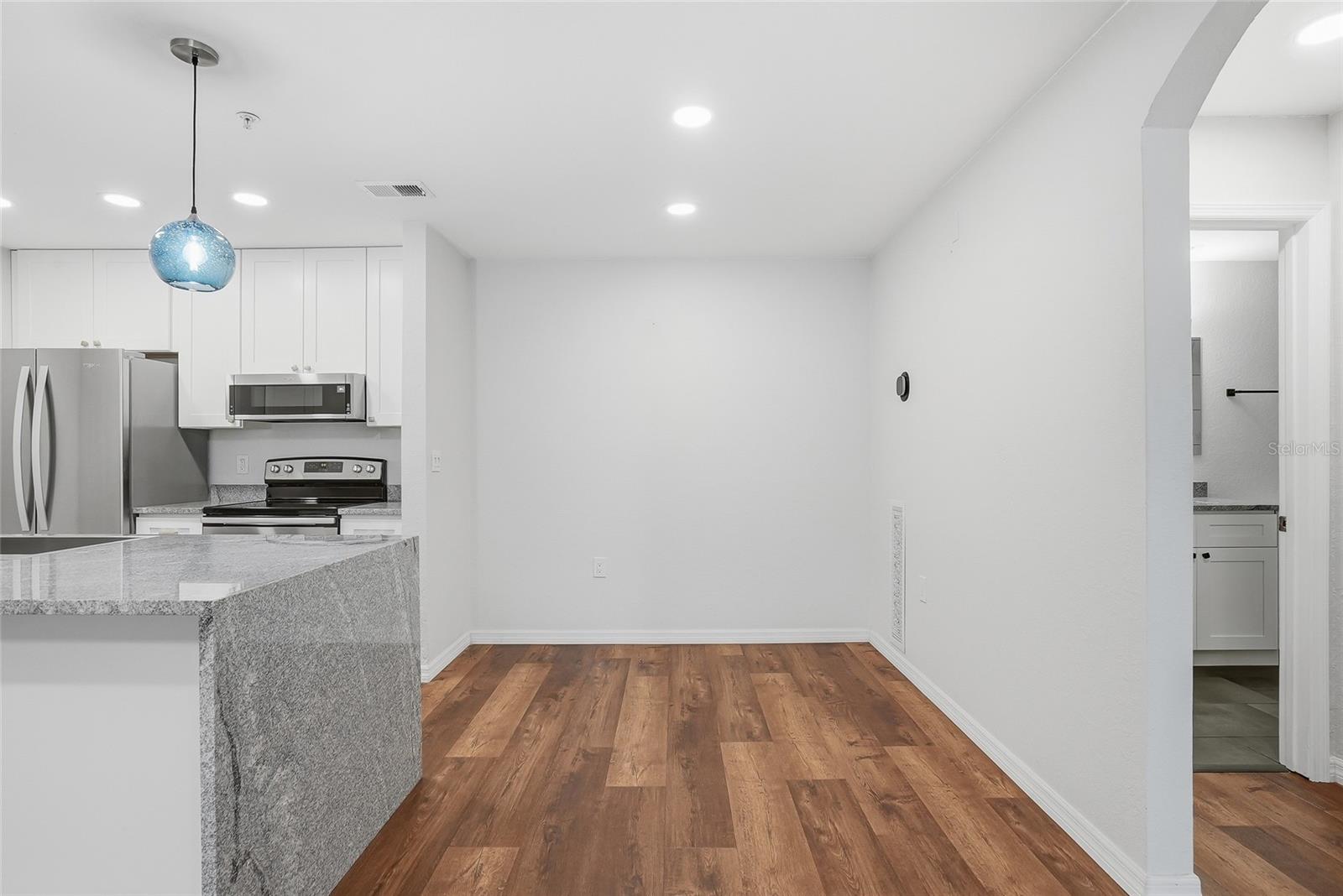 Image 9 of 48 For 8809 Manor Loop 106