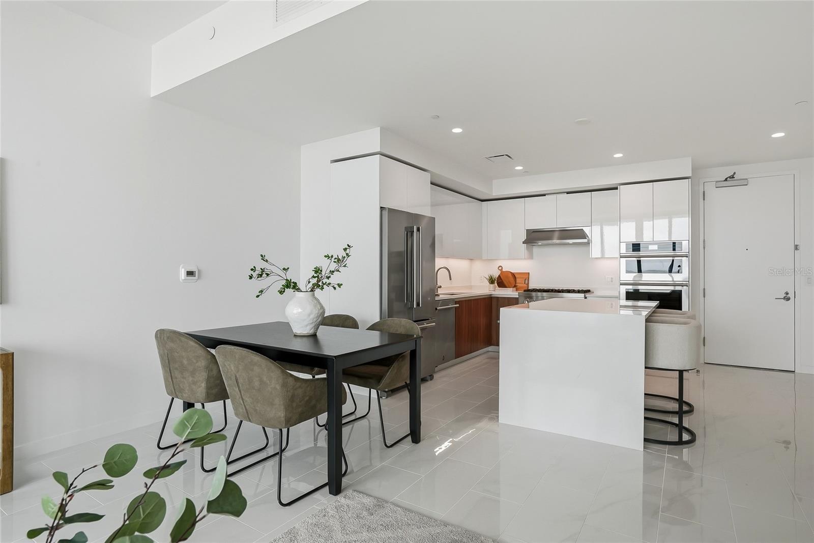 Image 12 of 71 For 400 Central Avenue 2008