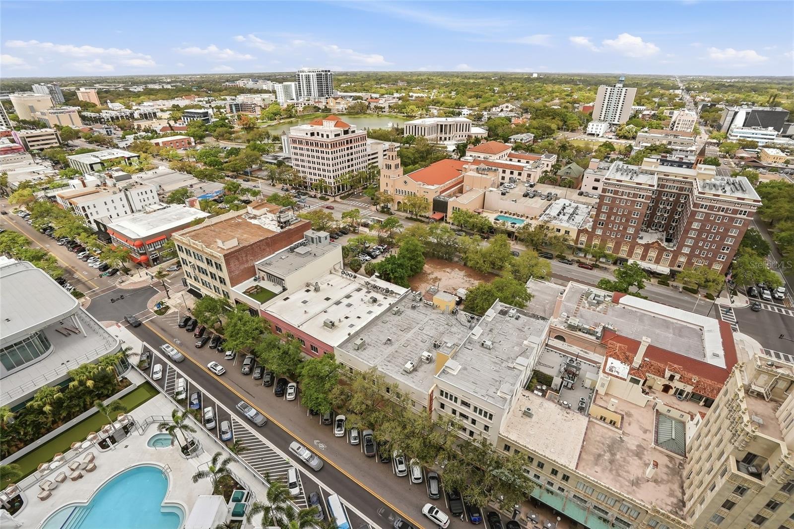 Image 23 of 71 For 400 Central Avenue 2008