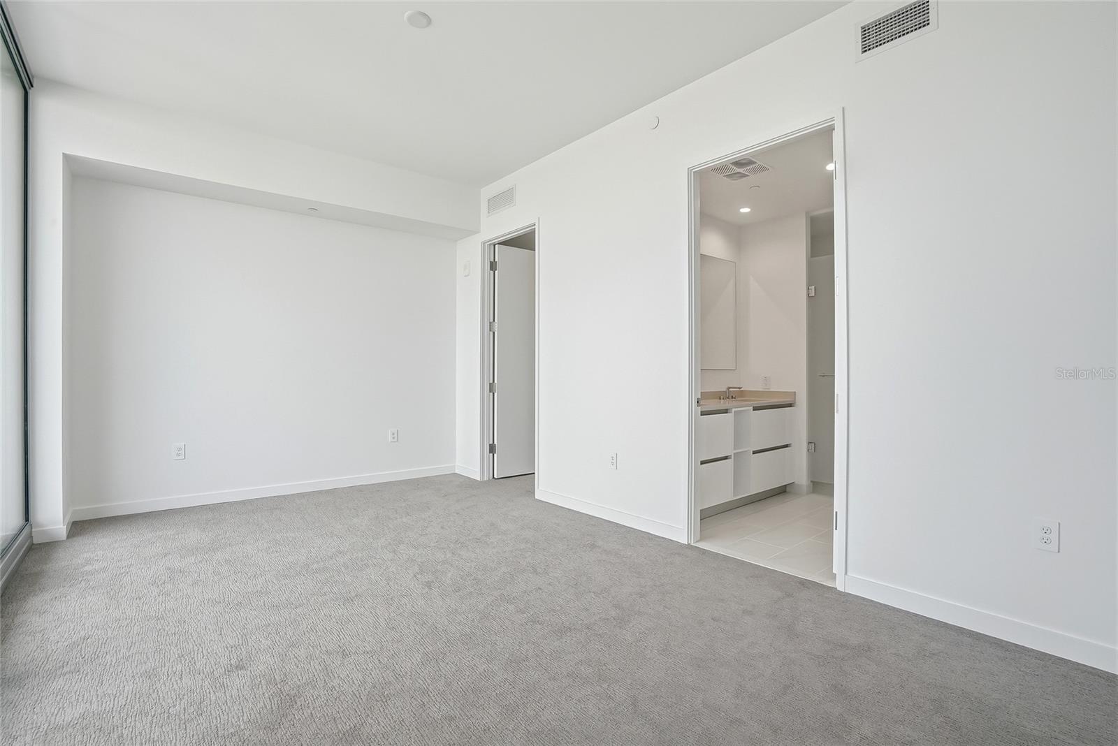 Image 26 of 71 For 400 Central Avenue 2008