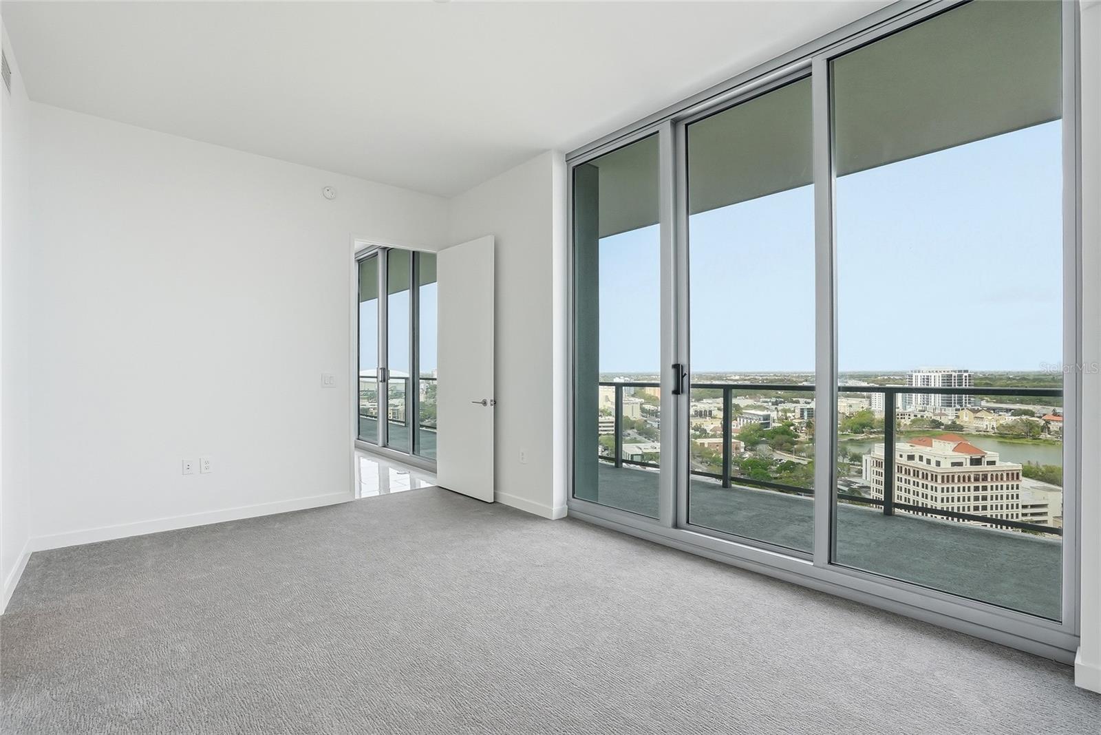 Image 27 of 71 For 400 Central Avenue 2008