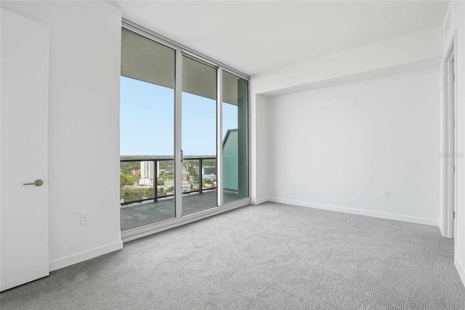 Image 28 of 71 For 400 Central Avenue 2008