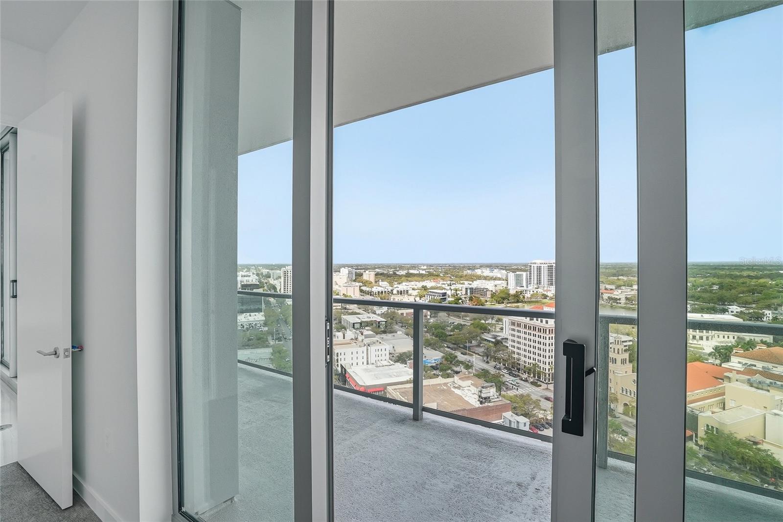 Image 29 of 71 For 400 Central Avenue 2008