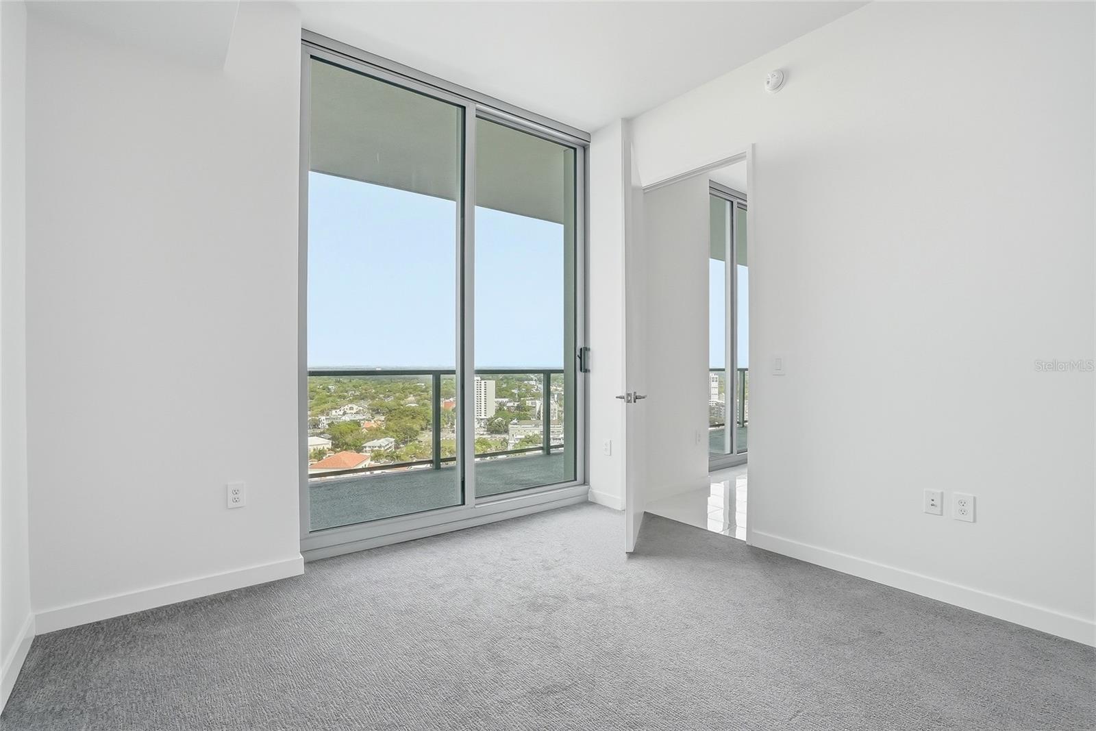 Image 35 of 71 For 400 Central Avenue 2008