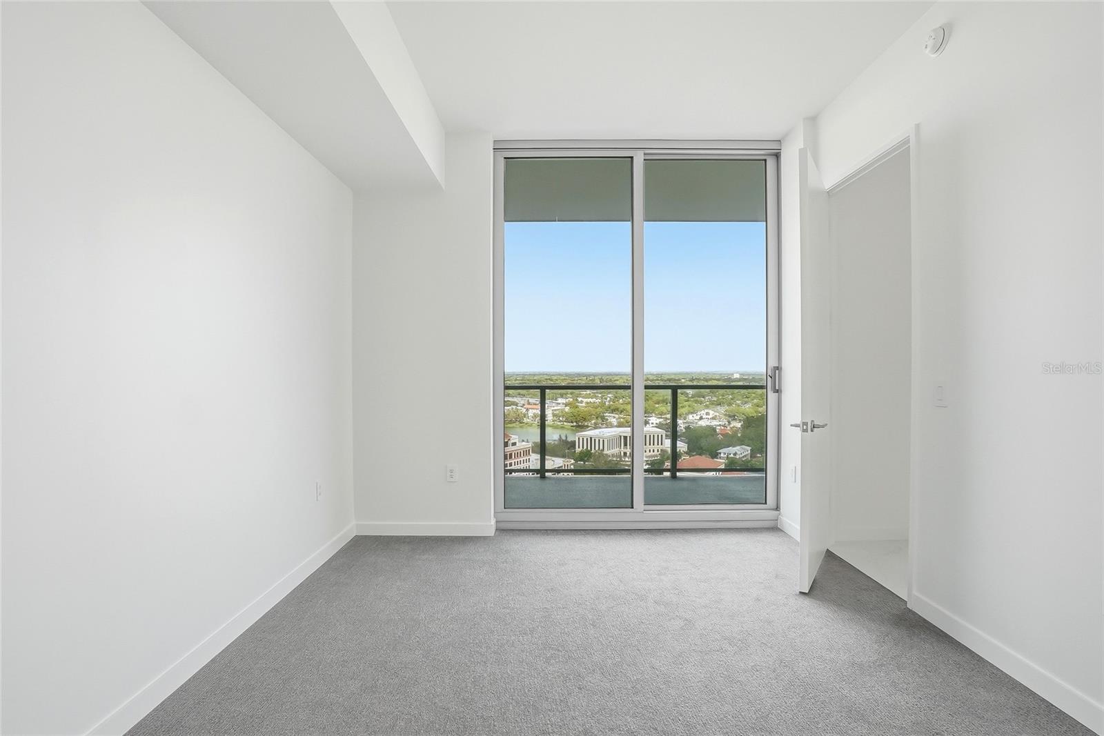 Image 36 of 71 For 400 Central Avenue 2008