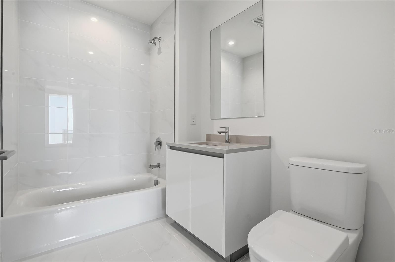 Image 37 of 71 For 400 Central Avenue 2008