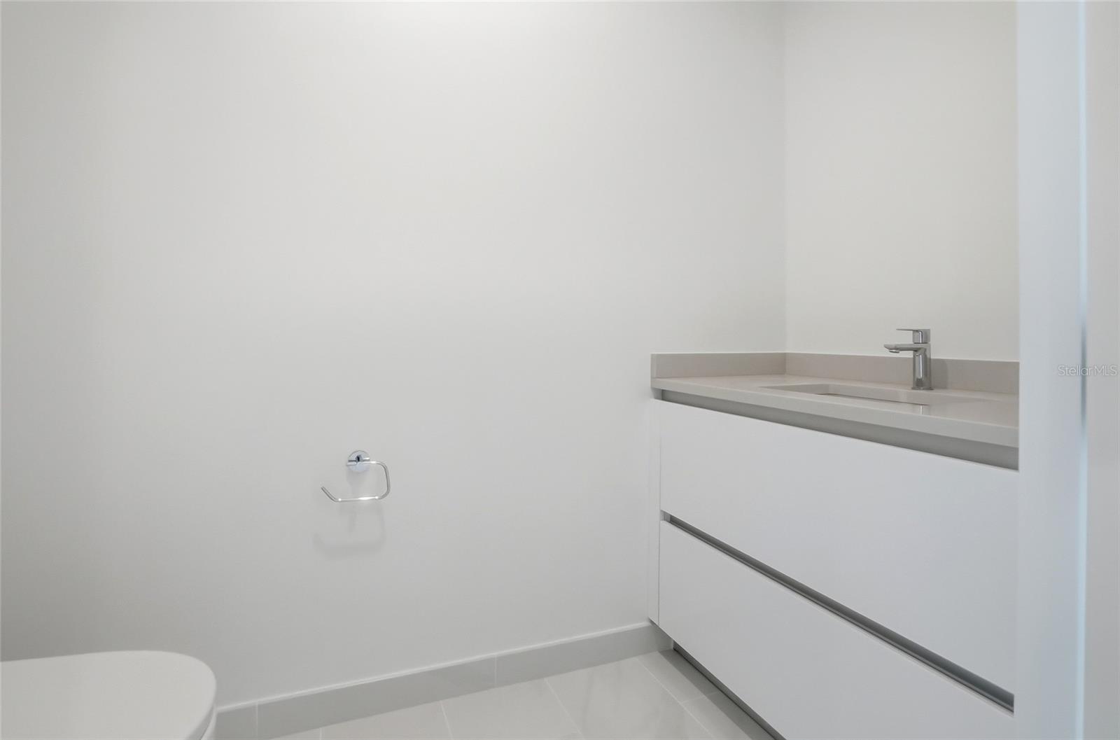 Image 38 of 71 For 400 Central Avenue 2008