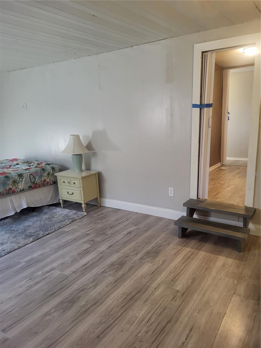 Image 17 of 26 For 6580 Seminole Boulevard 424