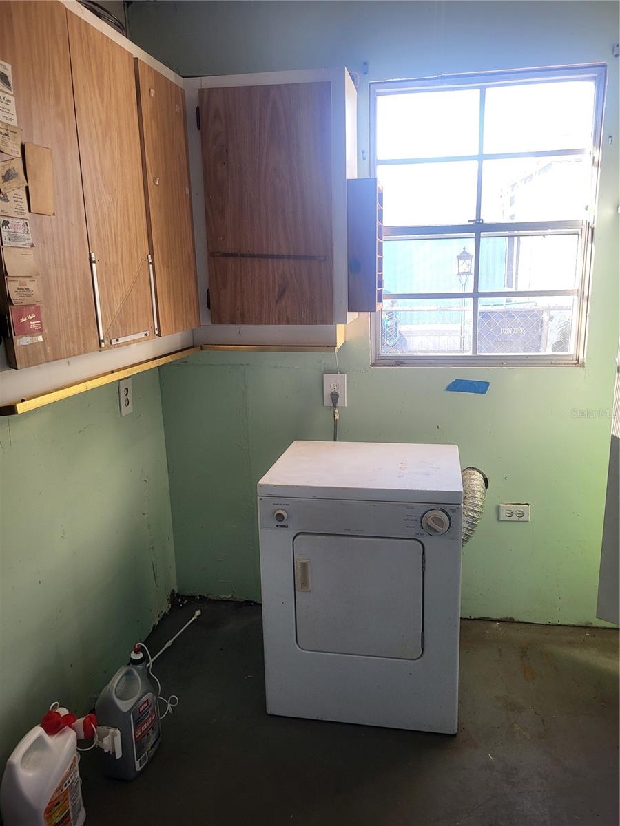 Image 21 of 26 For 6580 Seminole Boulevard 424