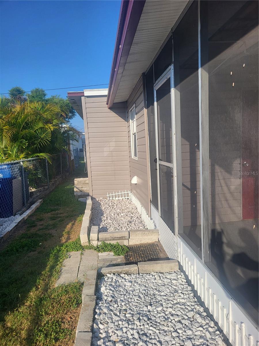 Image 24 of 26 For 6580 Seminole Boulevard 424