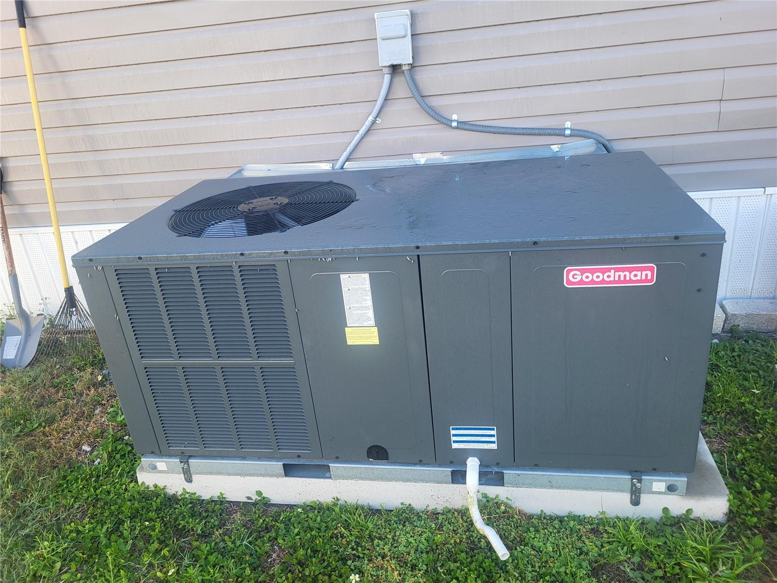 Image 25 of 26 For 6580 Seminole Boulevard 424