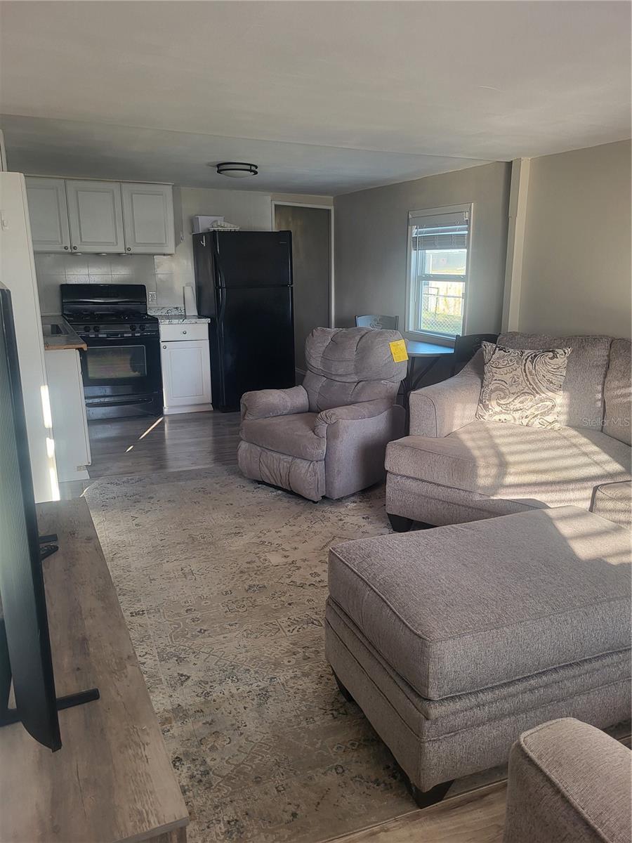 Image 6 of 26 For 6580 Seminole Boulevard 424