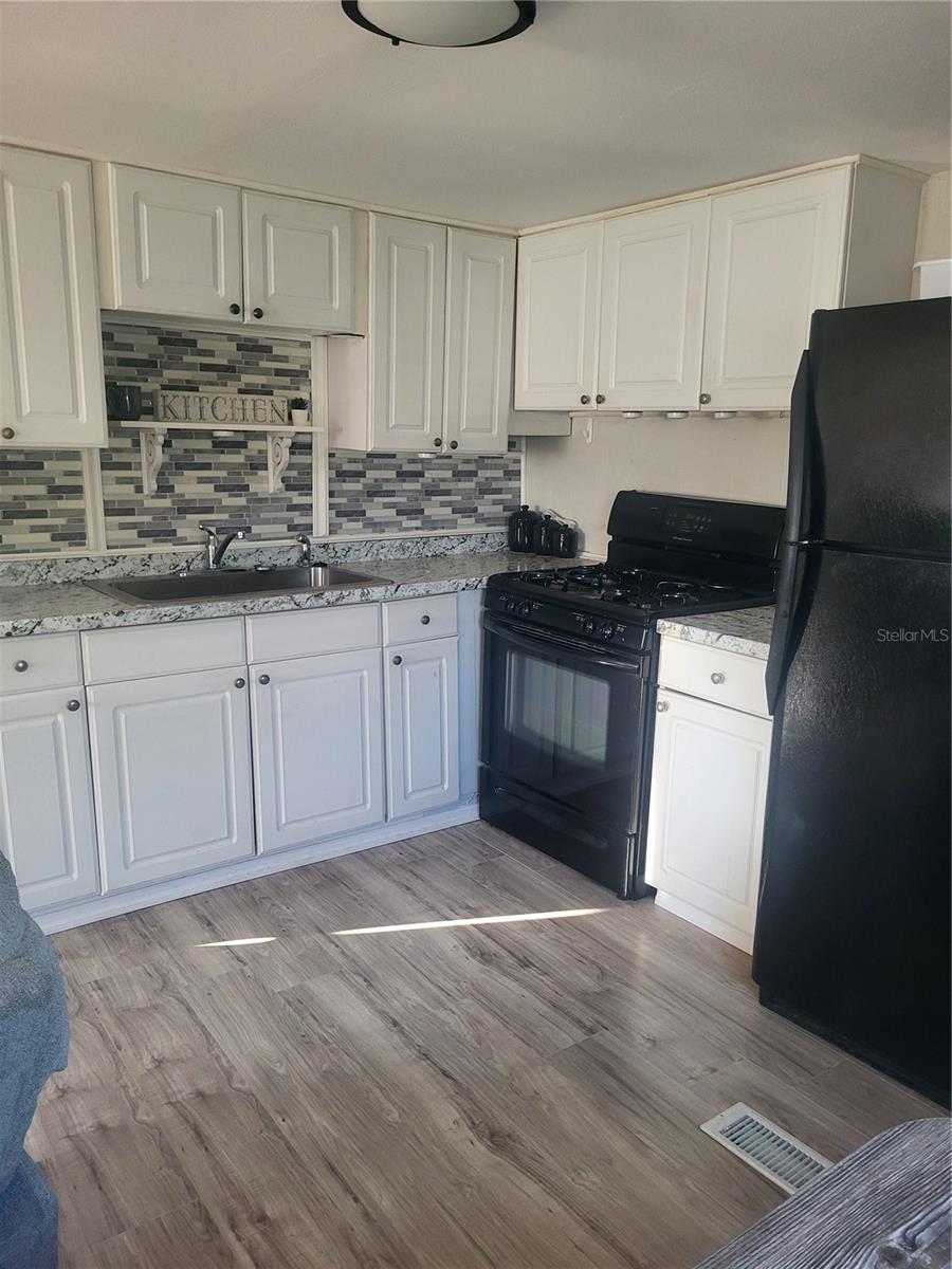 Image 8 of 26 For 6580 Seminole Boulevard 424